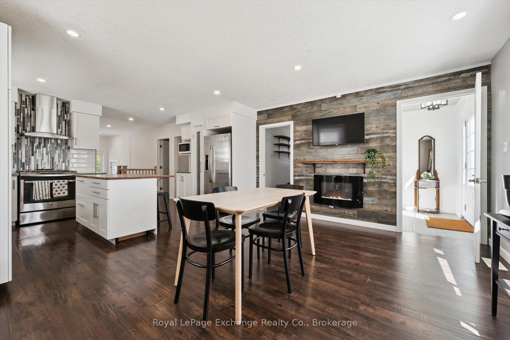 68 Elgin Street S Property Photo 8