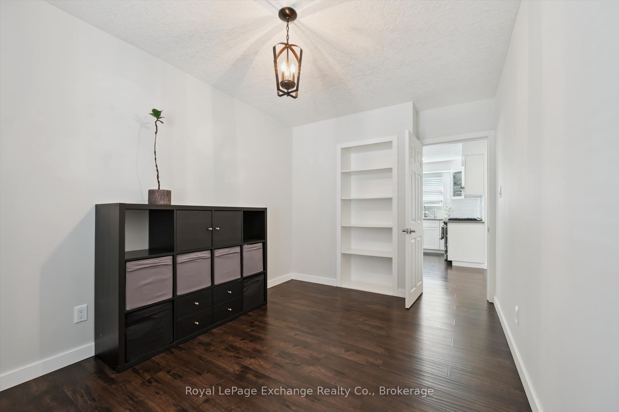 68 Elgin Street S Property Photo 17