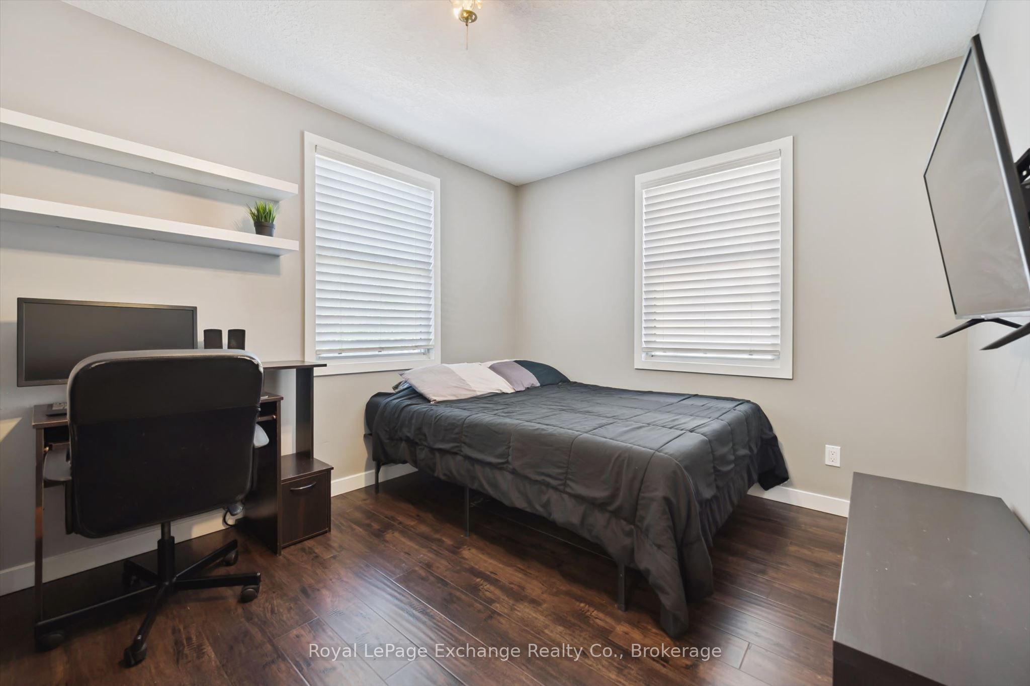 68 Elgin Street S Property Photo 18