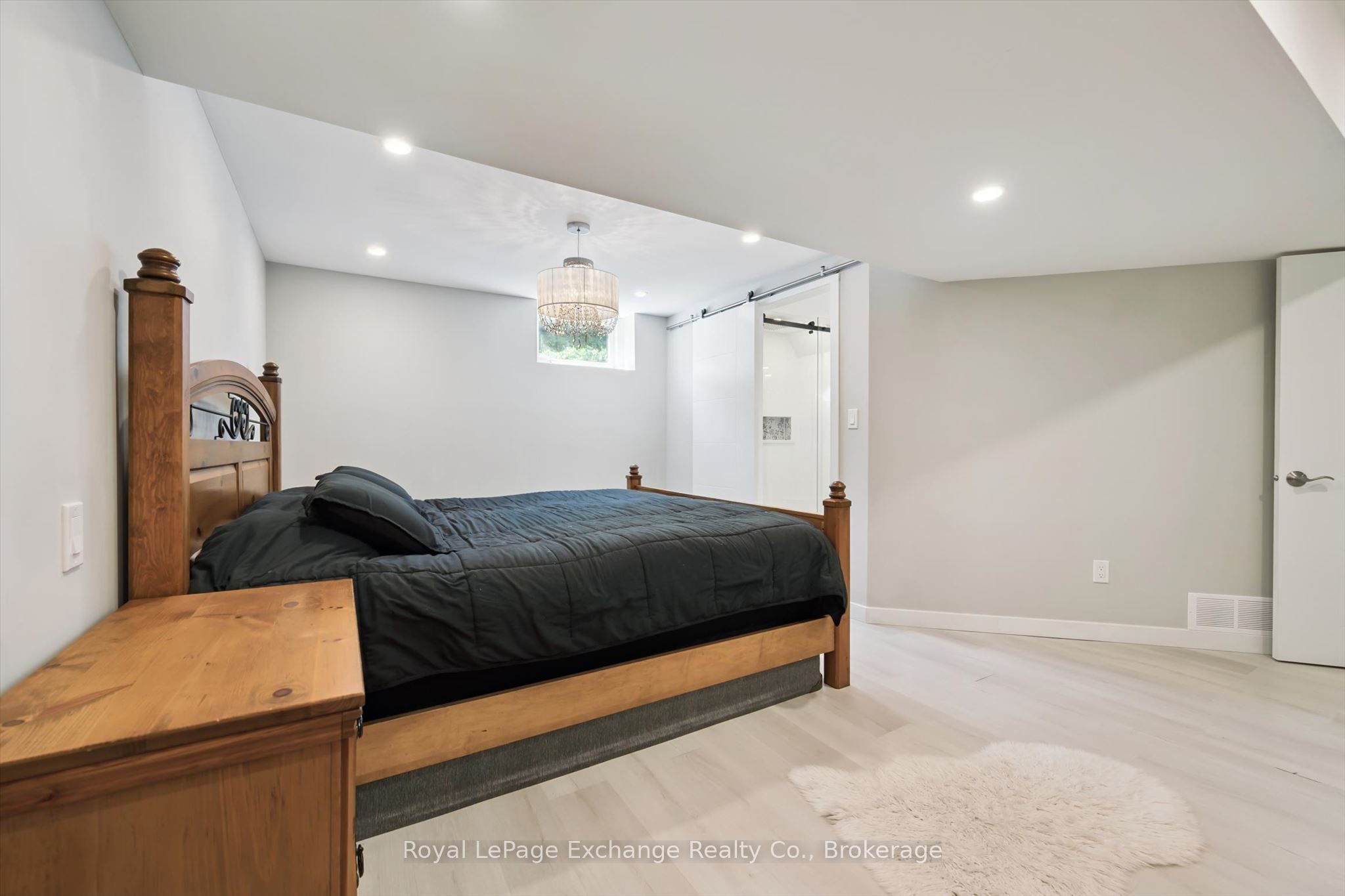 68 Elgin Street S Property Photo 27