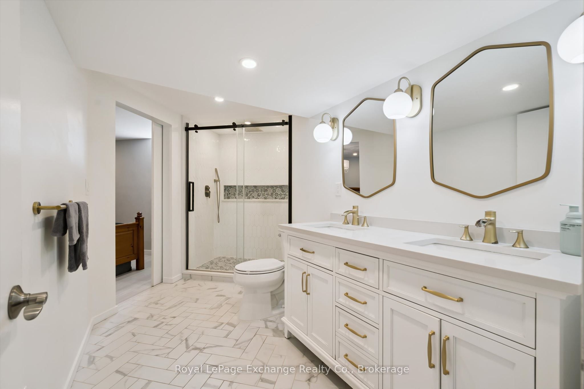 68 Elgin Street S Property Photo 29