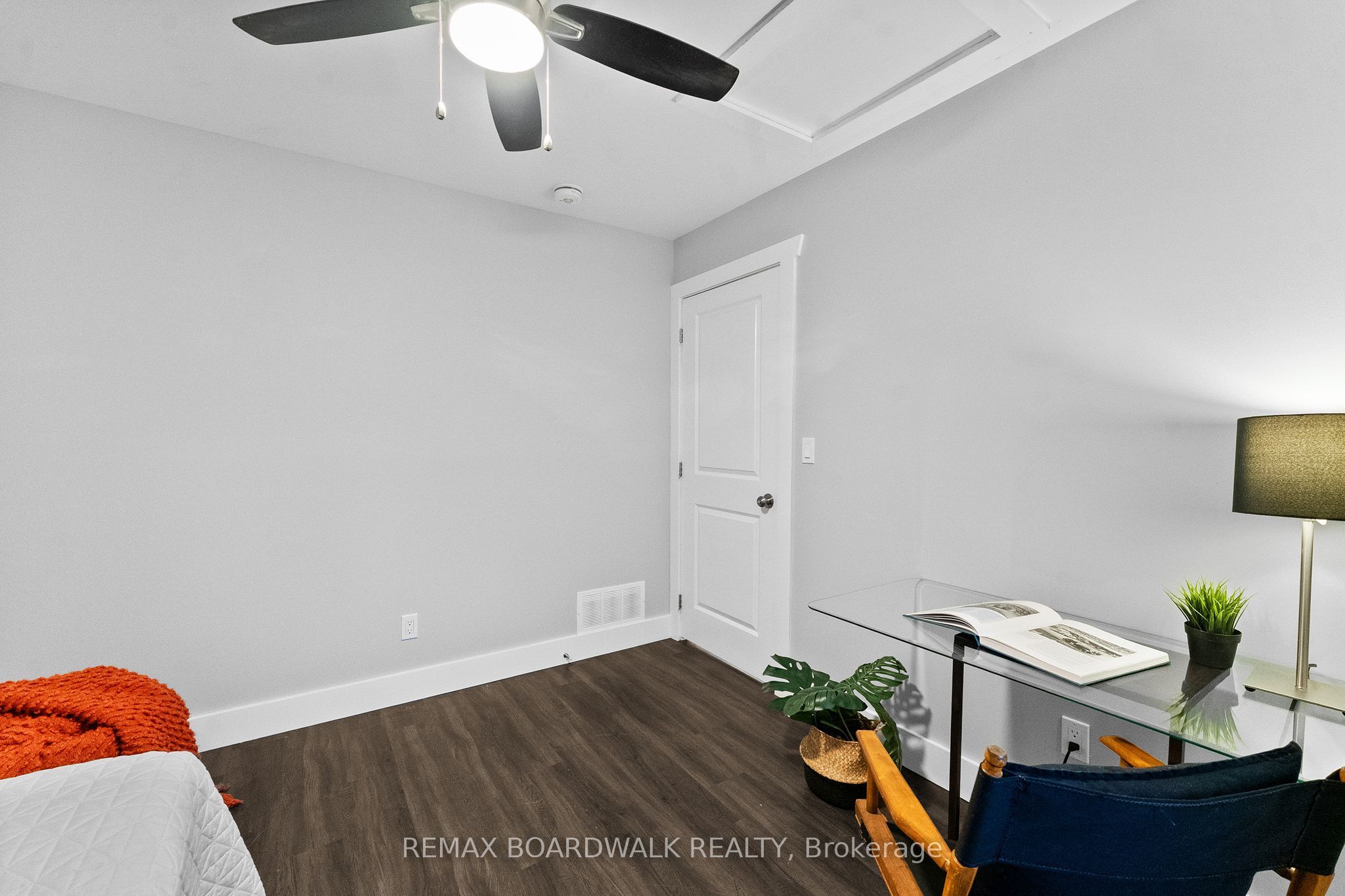 32 David Street B Property Photo 23
