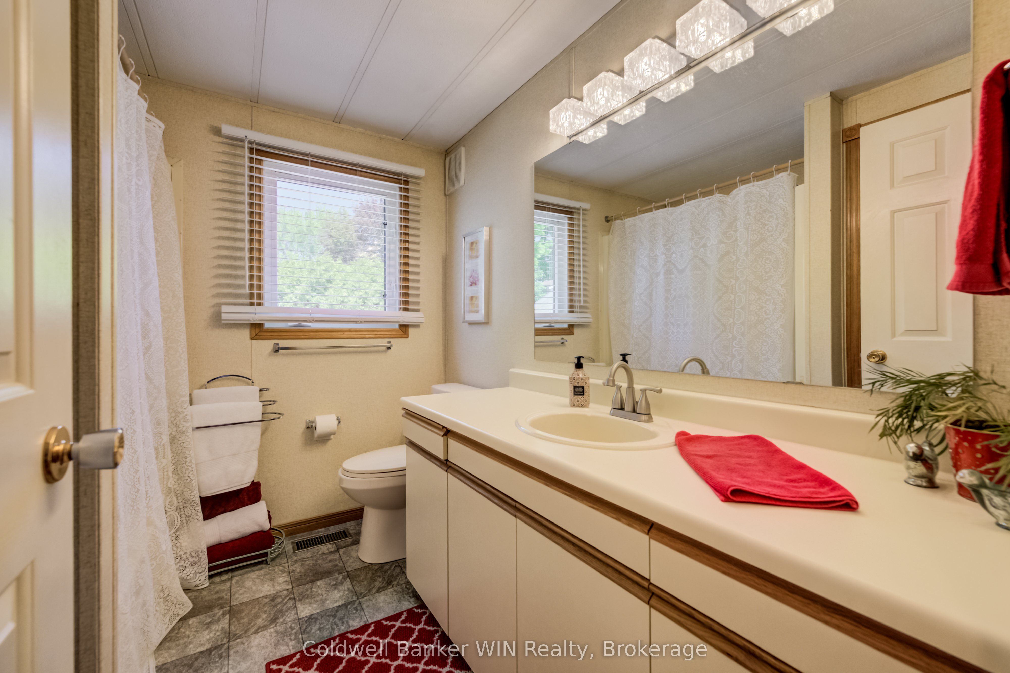 9 Cardinal Street Property Photo 23