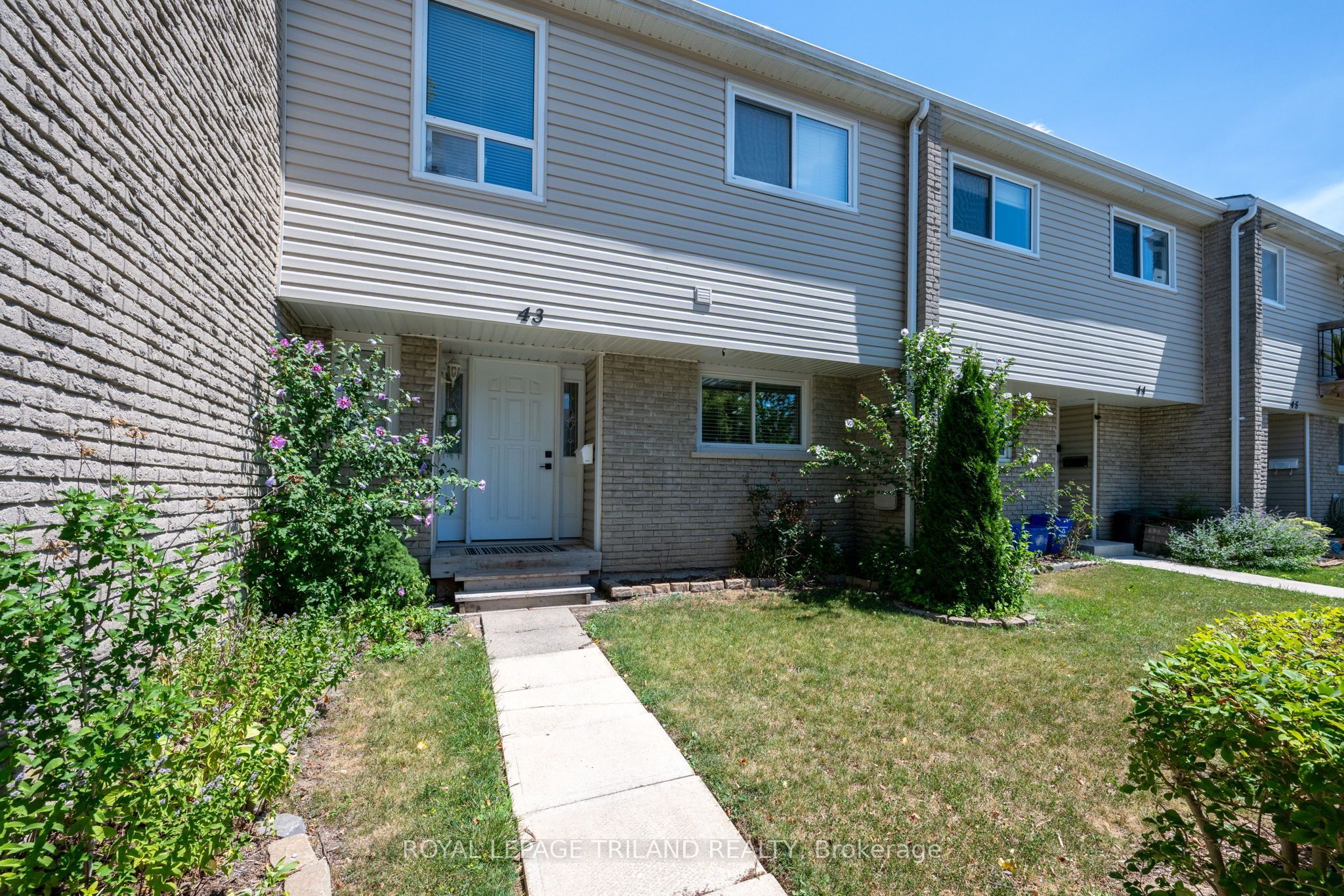 711 OSGOODE Drive 43 Property Photo 1