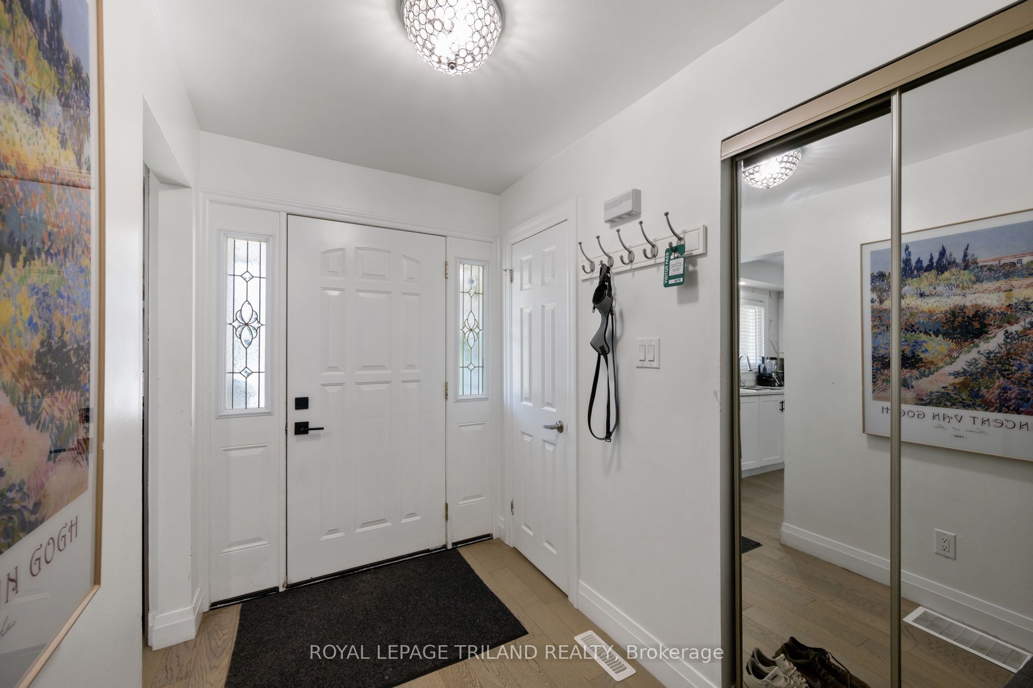 711 Osgoode Drive 43 Property Photo 4