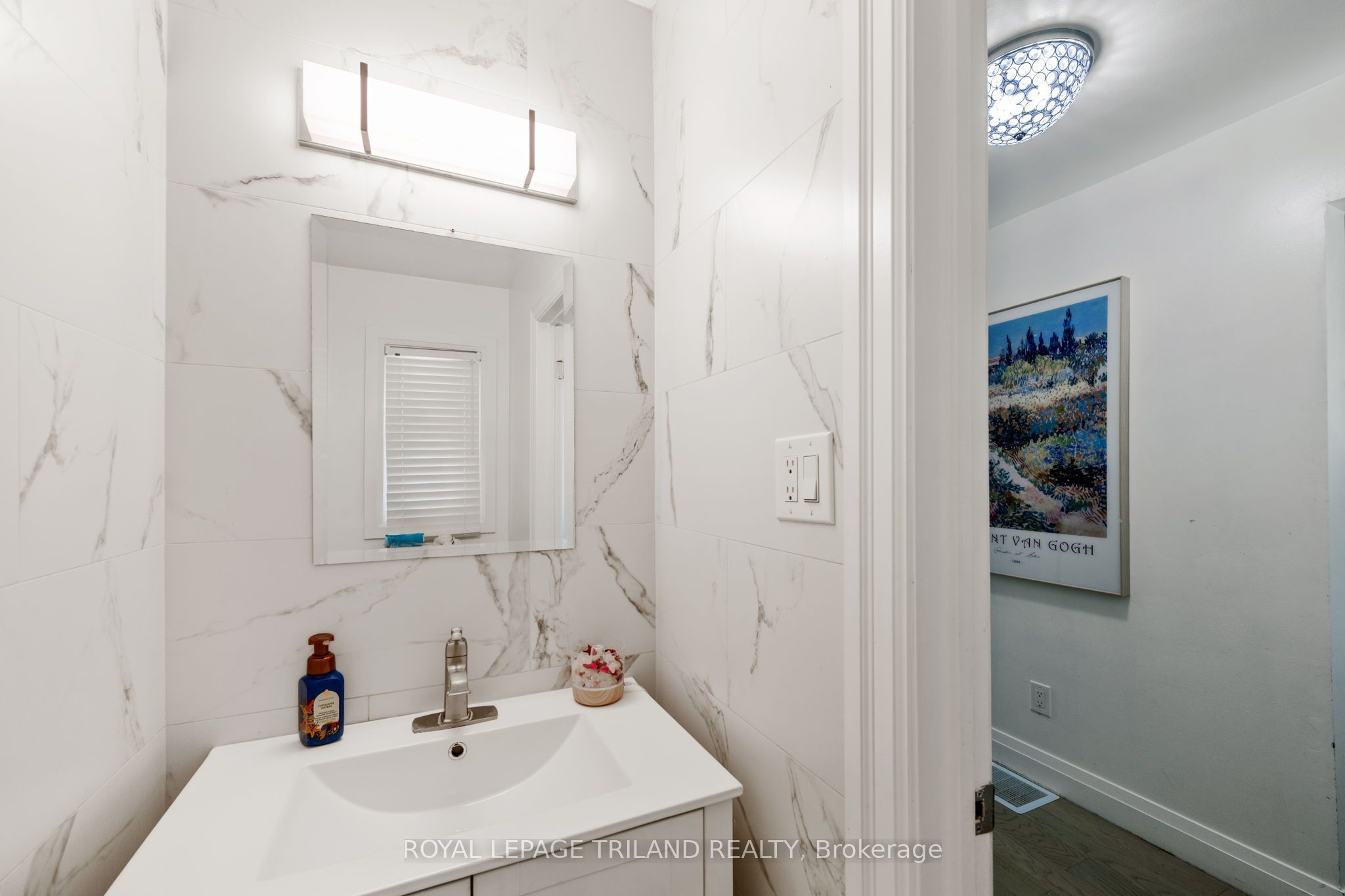 711 Osgoode Drive 43 Property Photo 5