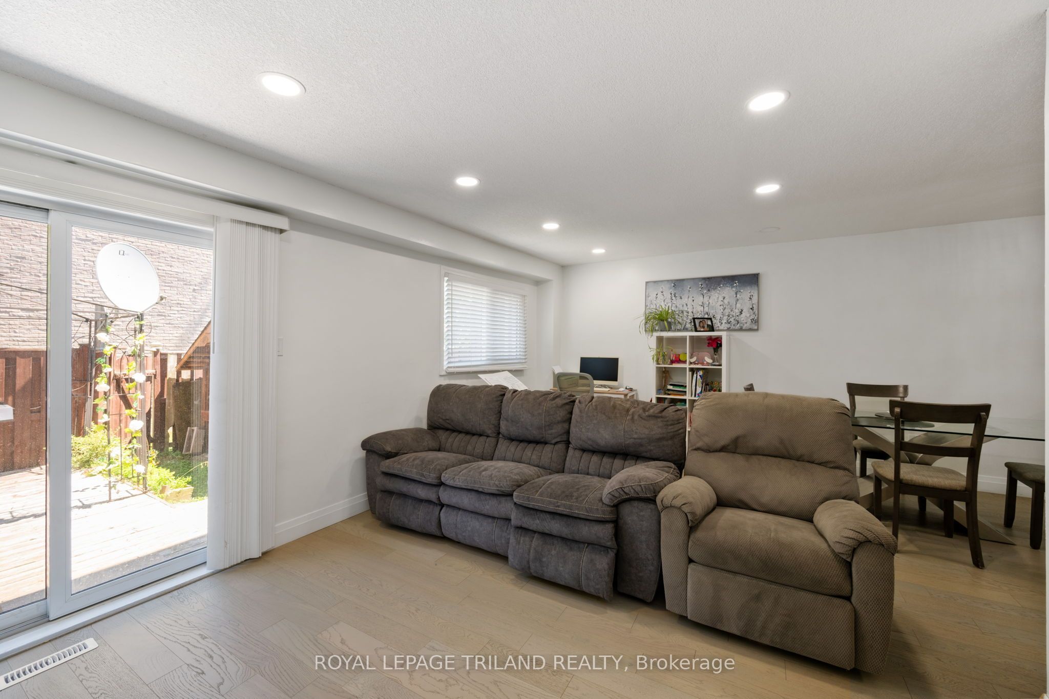 711 Osgoode Drive 43 Property Photo 13