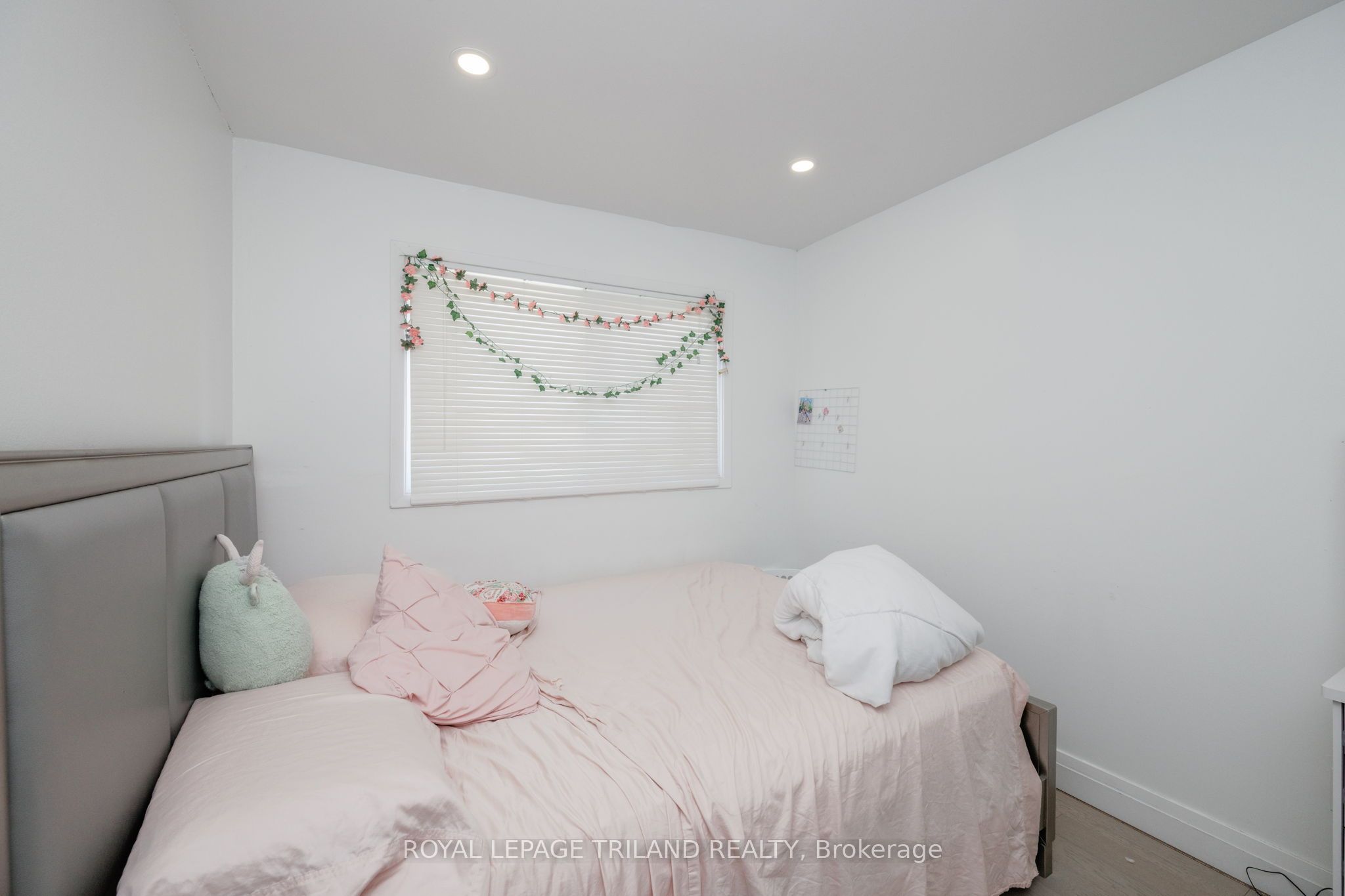 711 Osgoode Drive 43 Property Photo 24