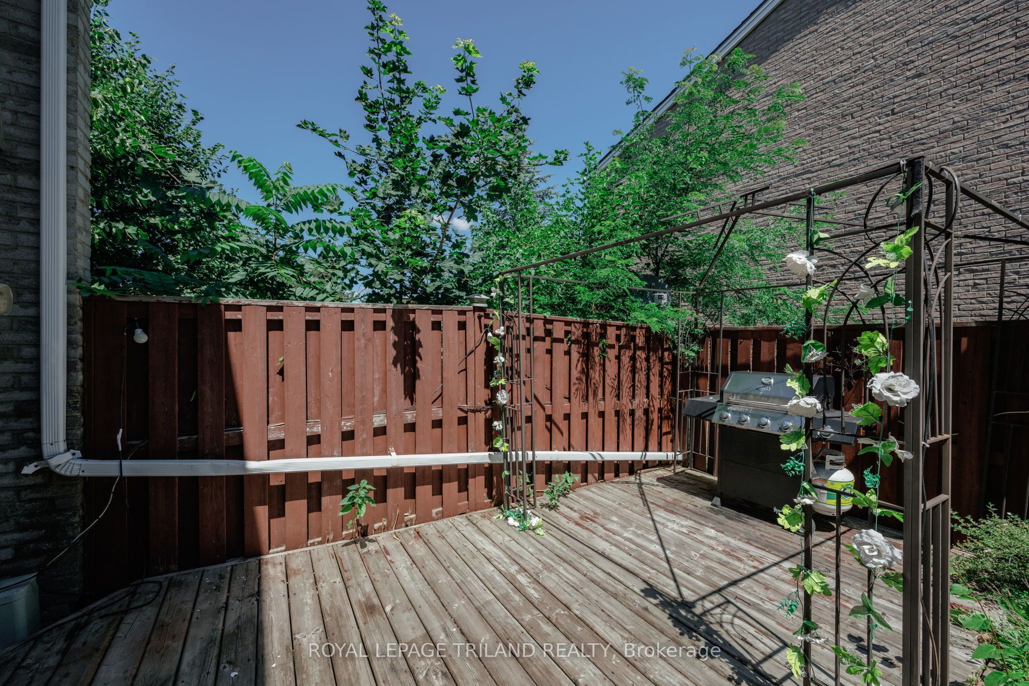 711 Osgoode Drive 43 Property Photo 34