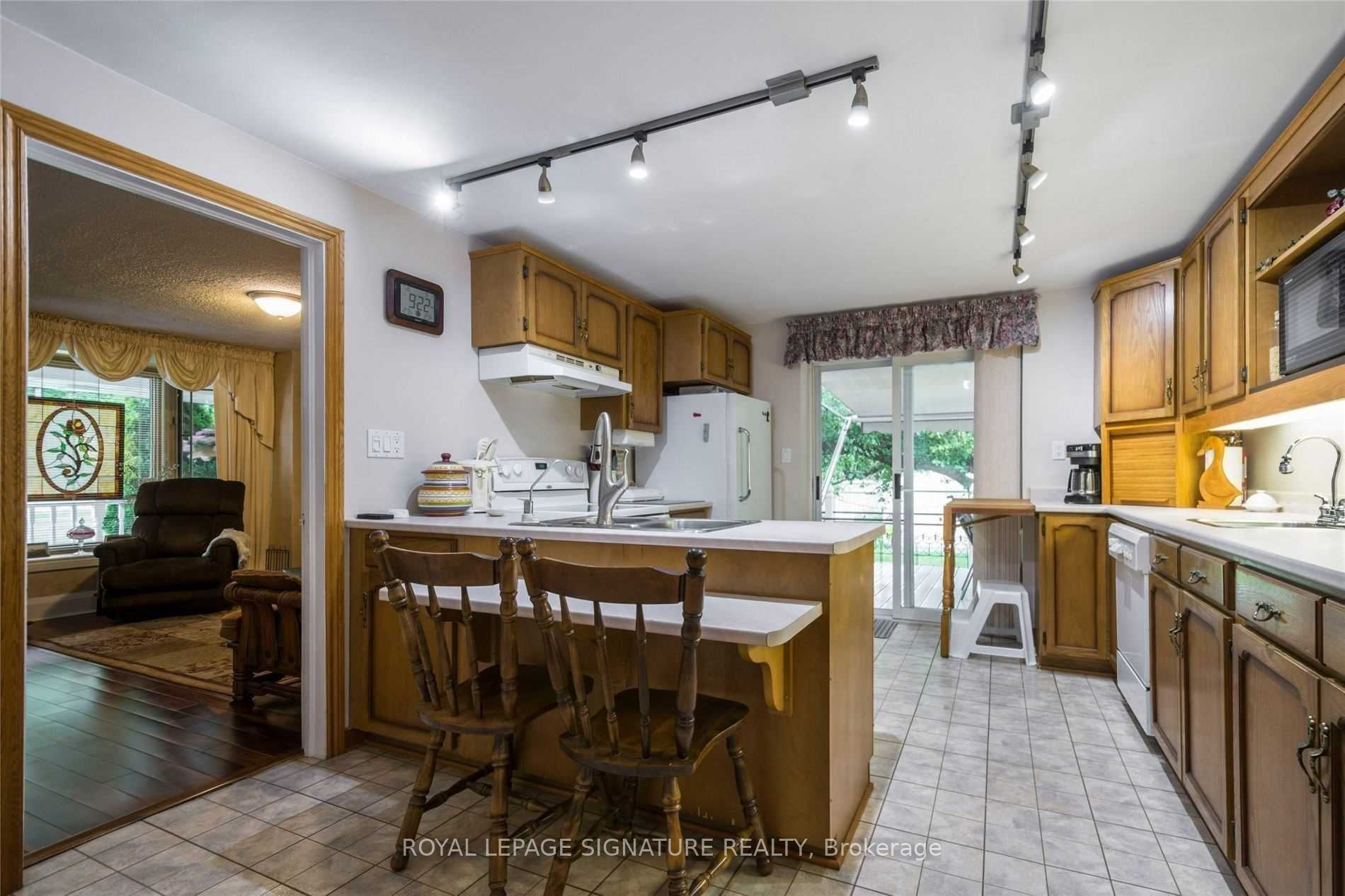 11438c Loyalist Parkway Property Photo 16