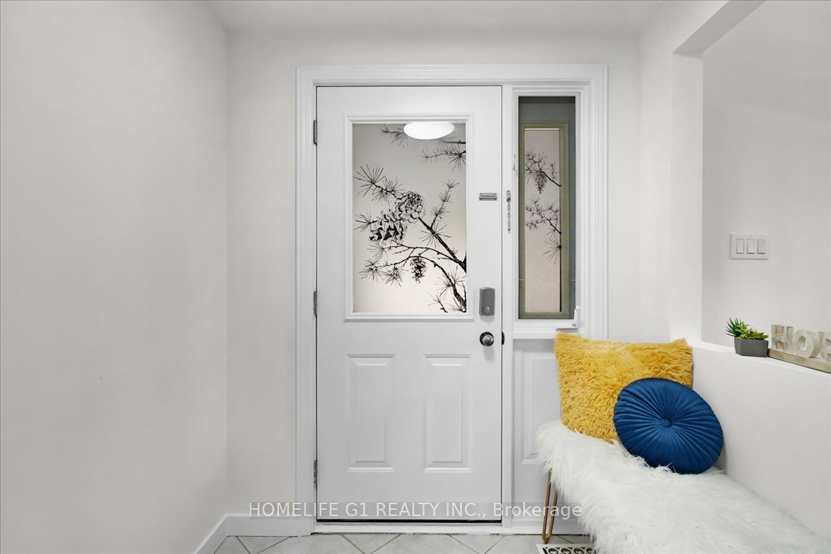 19 Milton Avenue W Property Photo 3