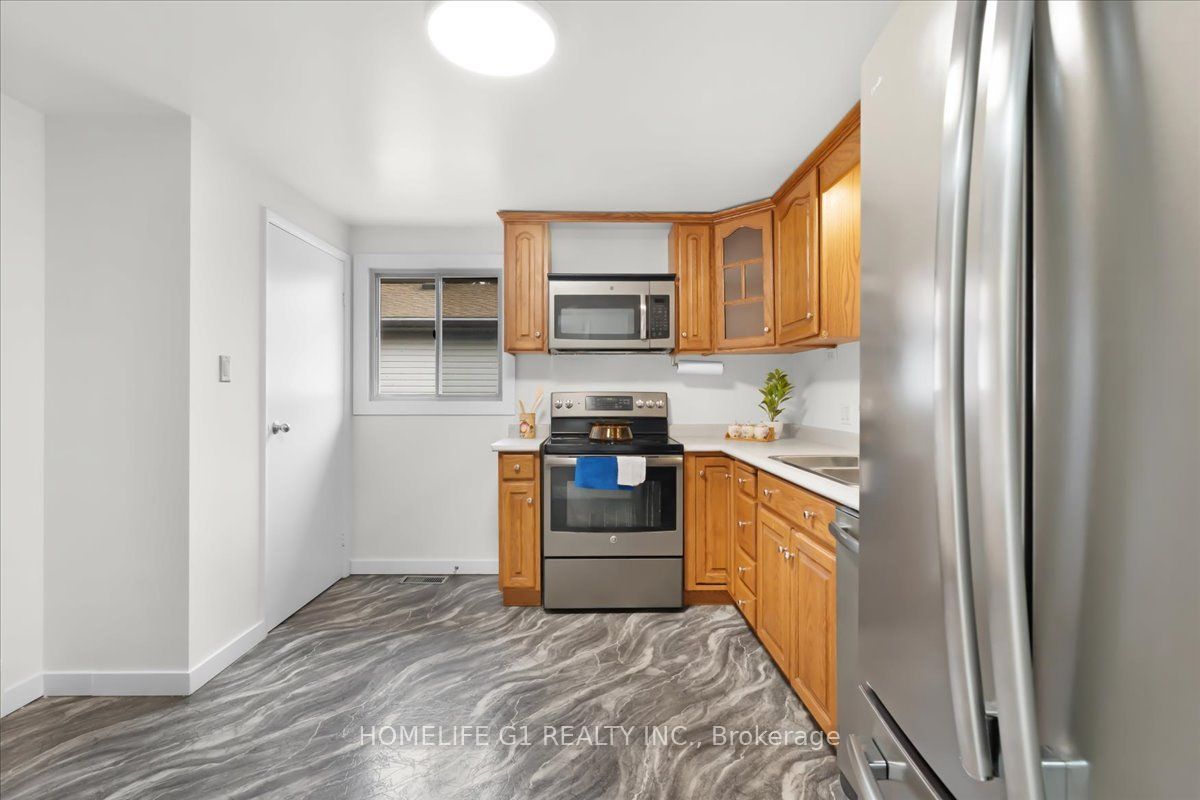 19 Milton Avenue W Property Photo 8