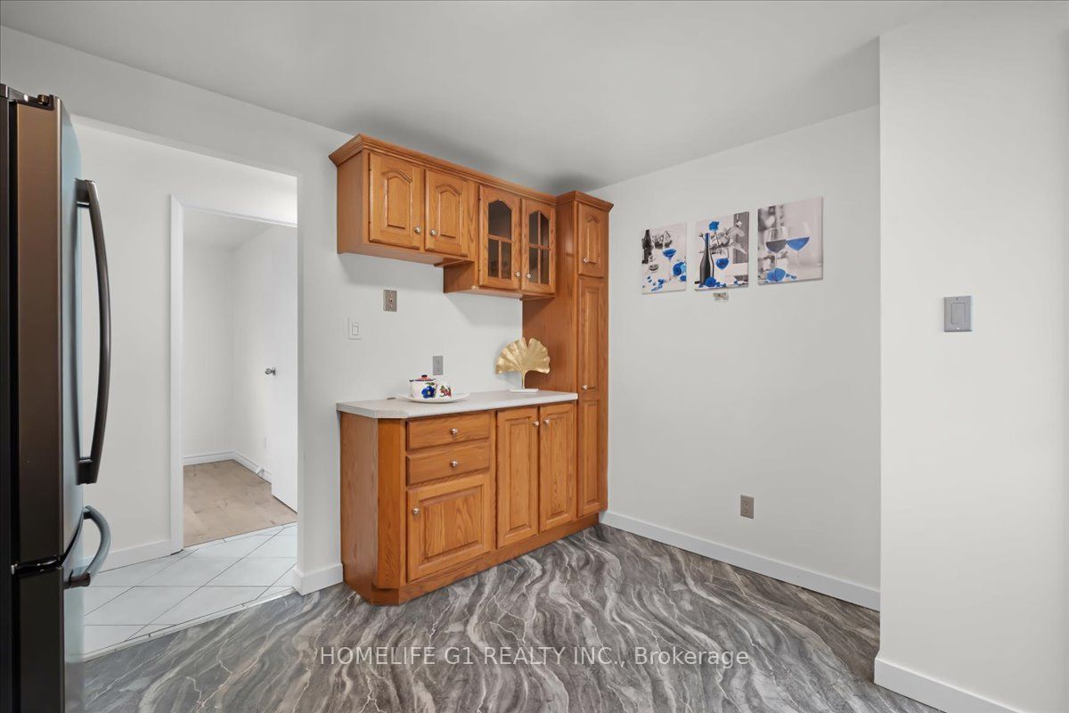 19 Milton Avenue W Property Photo 10