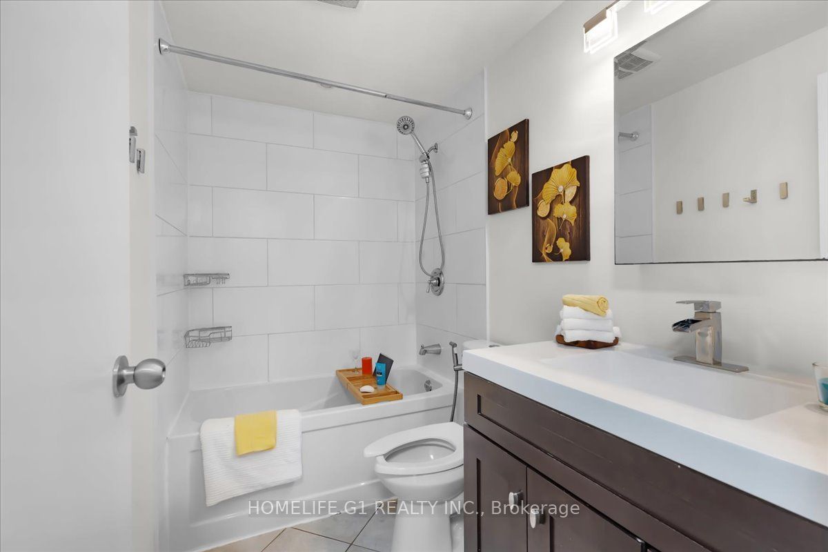 19 Milton Avenue W Property Photo 14