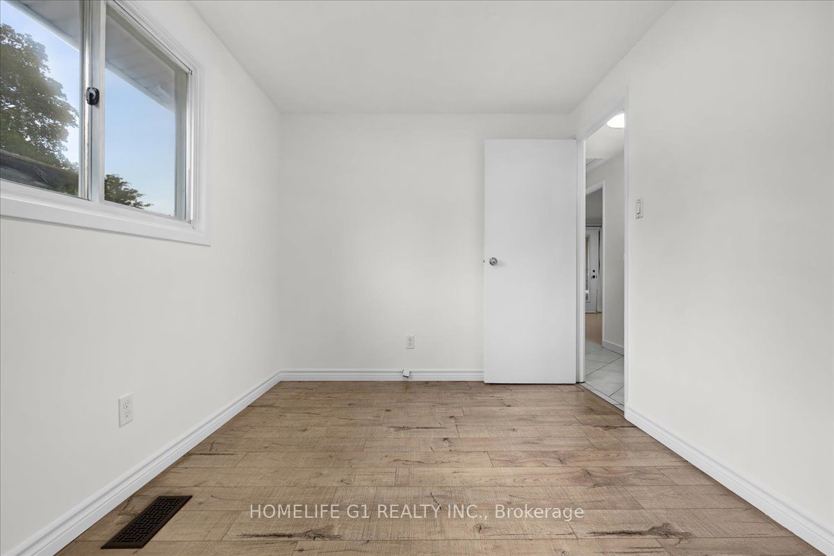 19 Milton Avenue W Property Photo 16