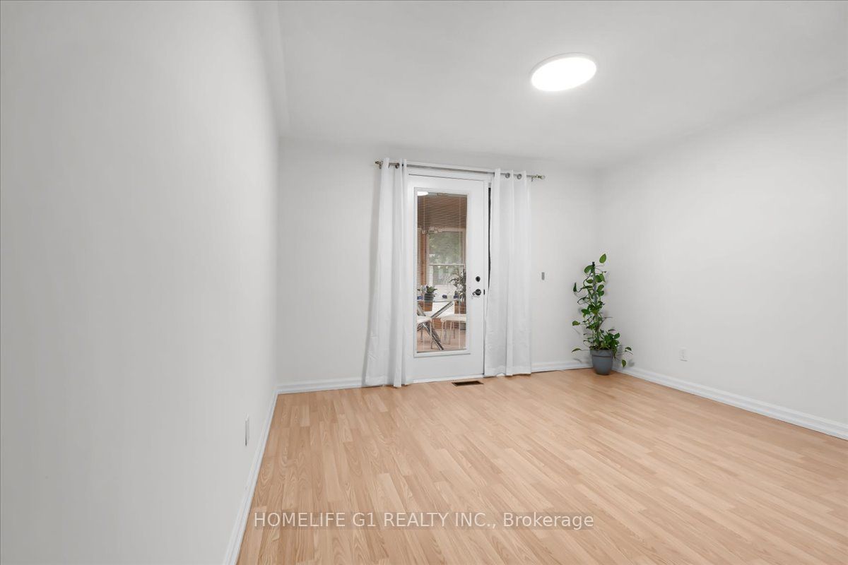 19 Milton Avenue W Property Photo 17
