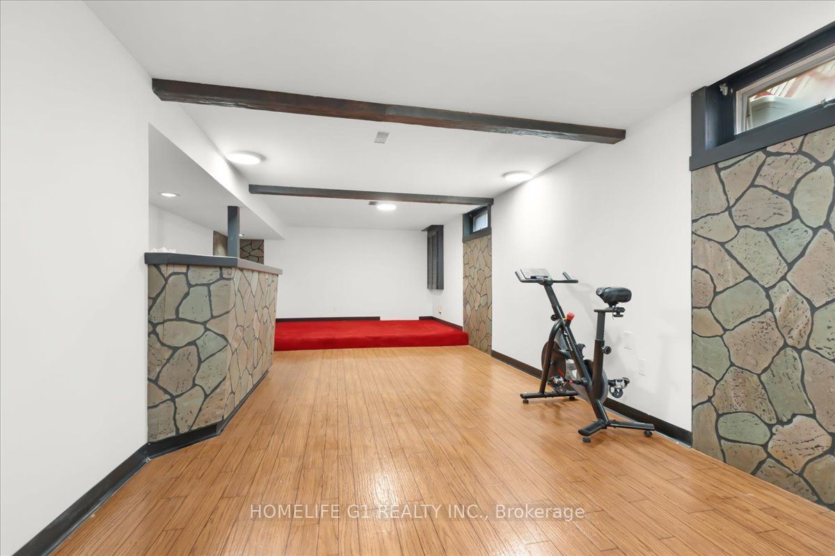 19 Milton Avenue W Property Photo 25