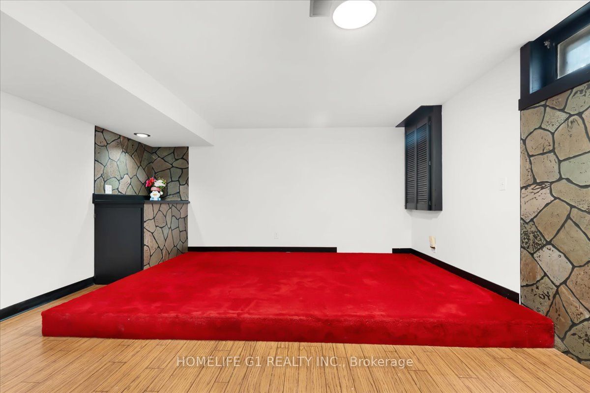 19 Milton Avenue W Property Photo 26