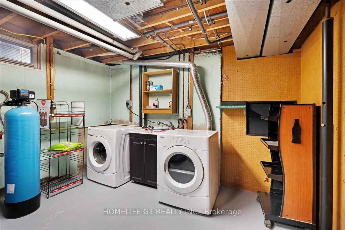 19 Milton Avenue W Property Photo 29