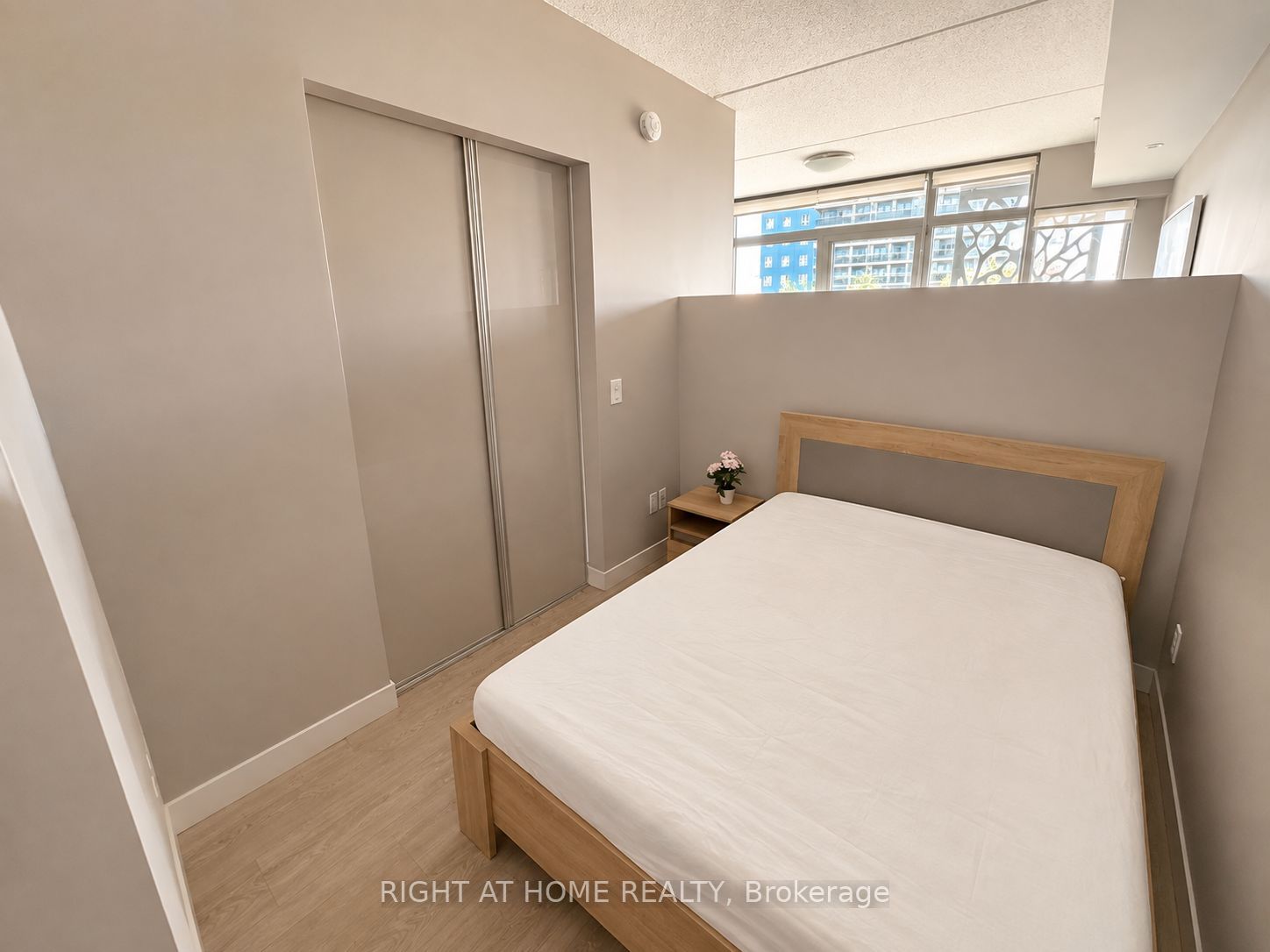 250 Albert Street 713 Property Photo 10