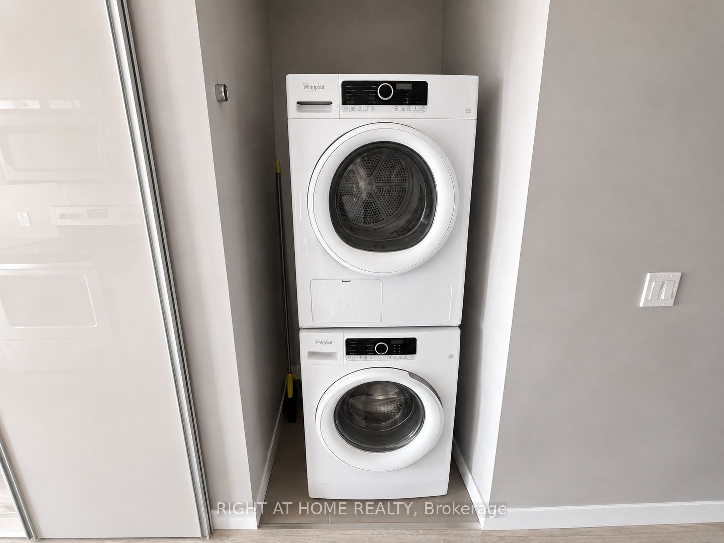 250 Albert Street 713 Property Photo 12