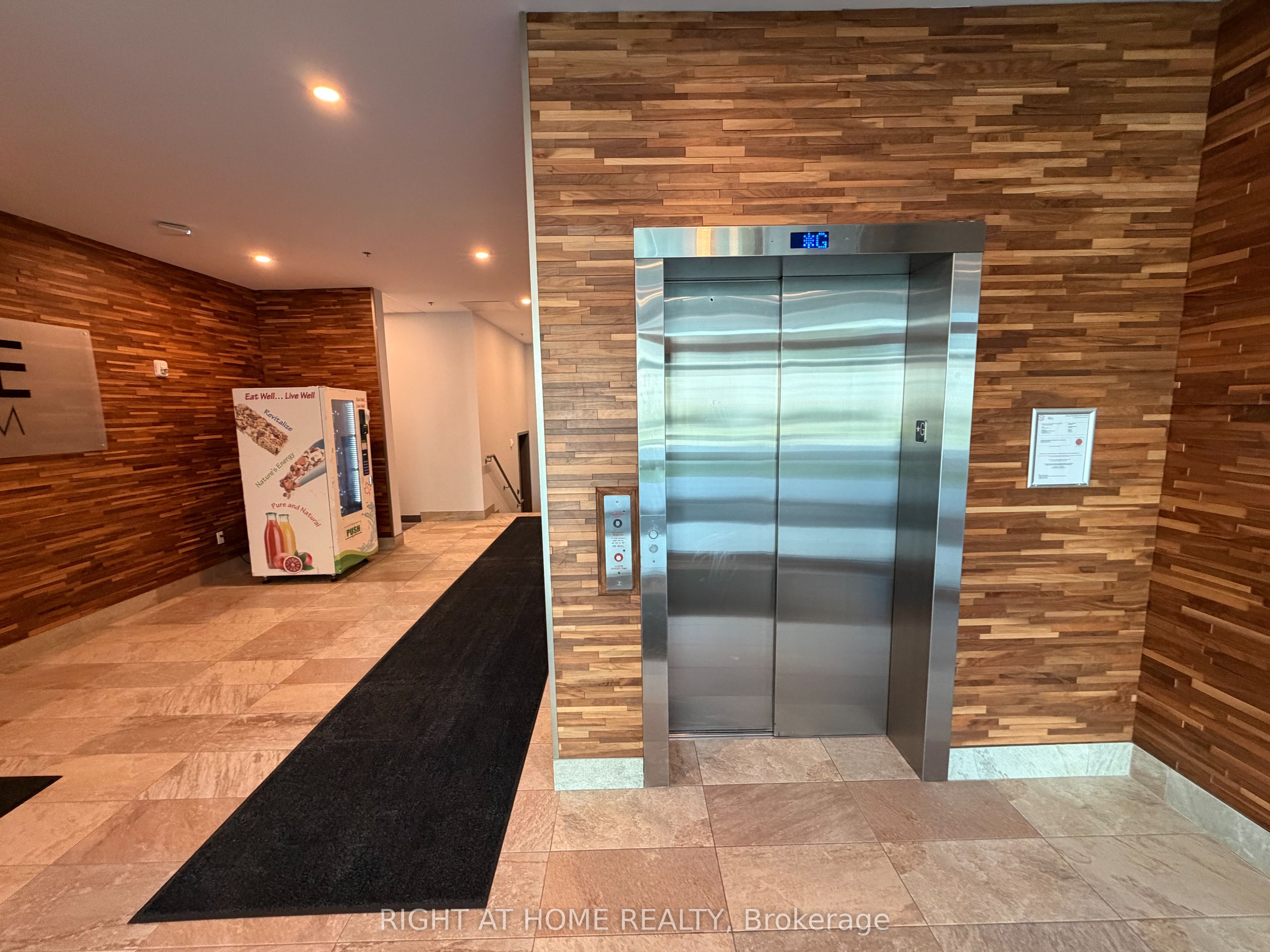 250 Albert Street 713 Property Photo 19