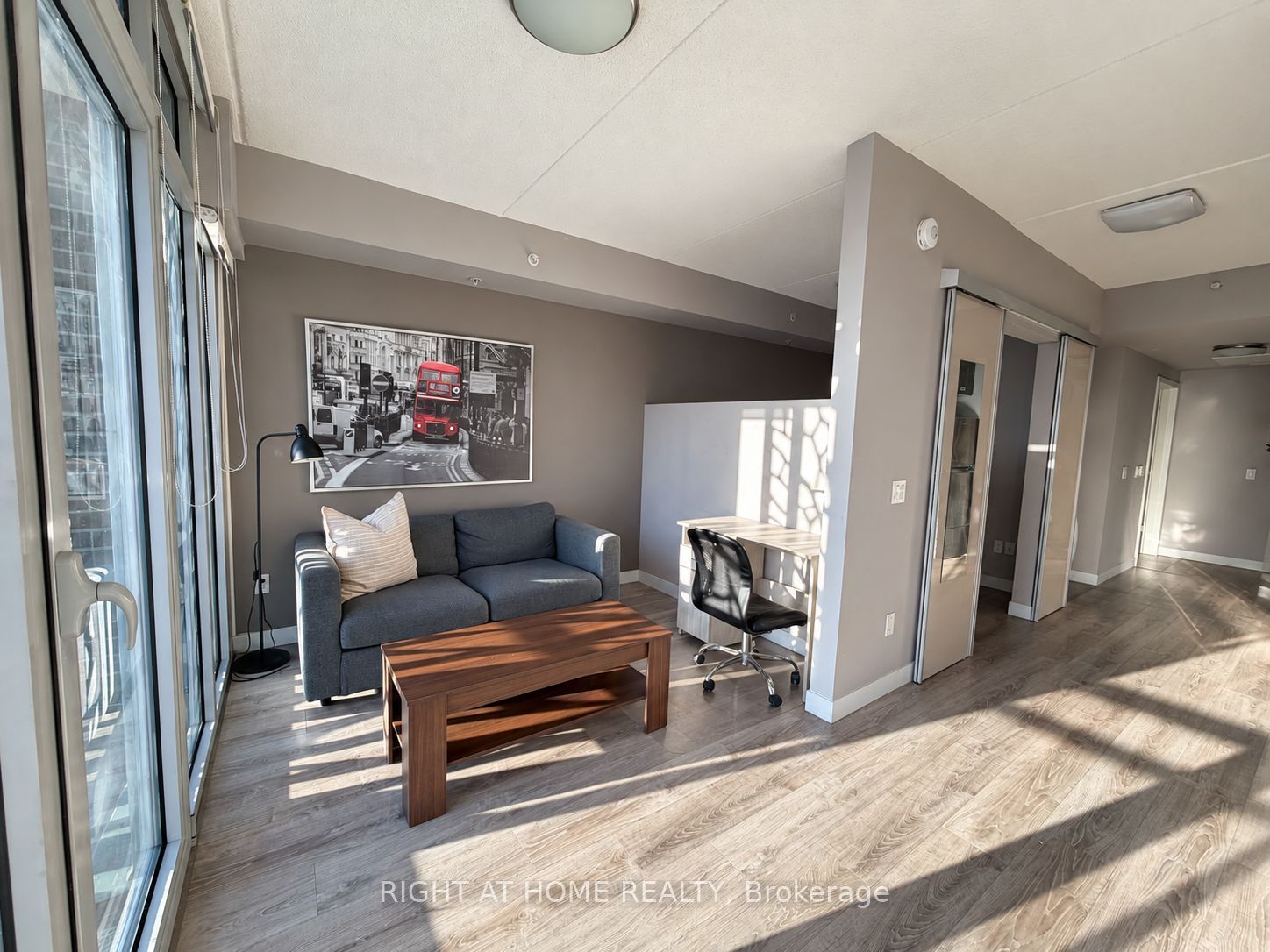 250 Albert Street 713 Property Photo 1