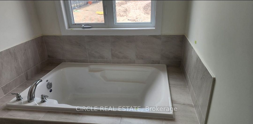 158 Port Crescent Property Photo 18