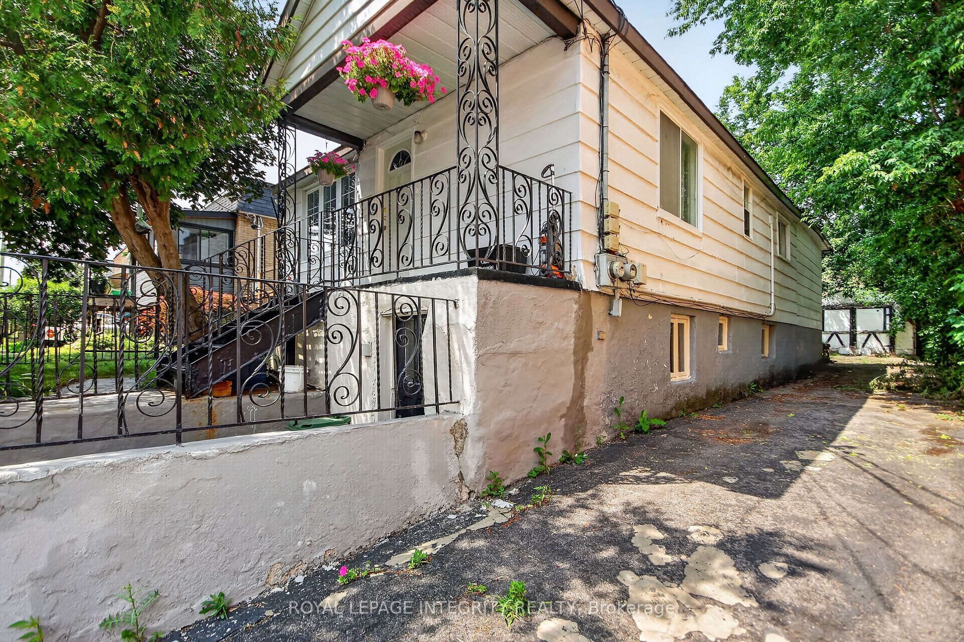 173 Genest Street Property Photo 4