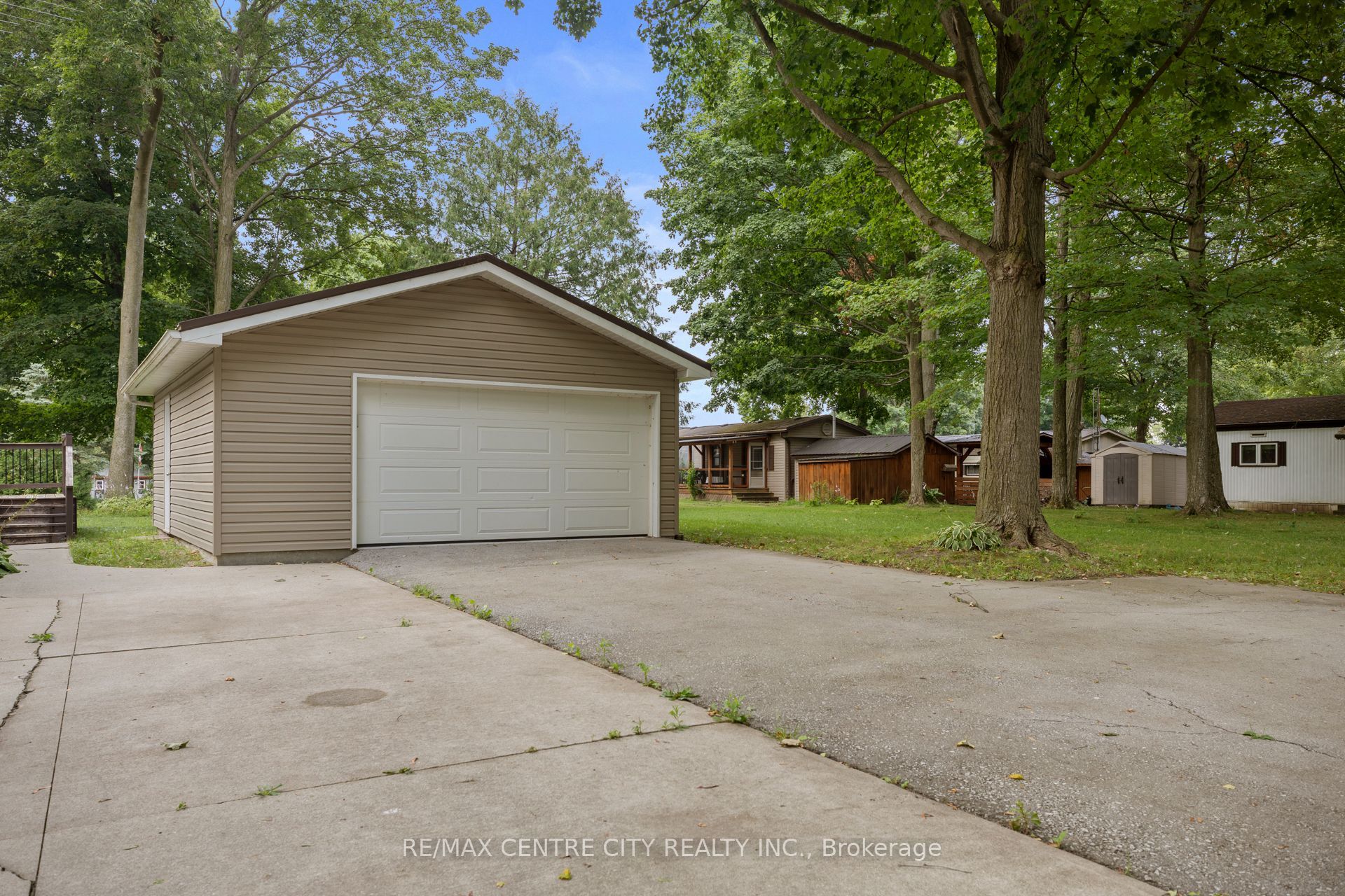 10085 Culloden Road 217 Property Photo 4