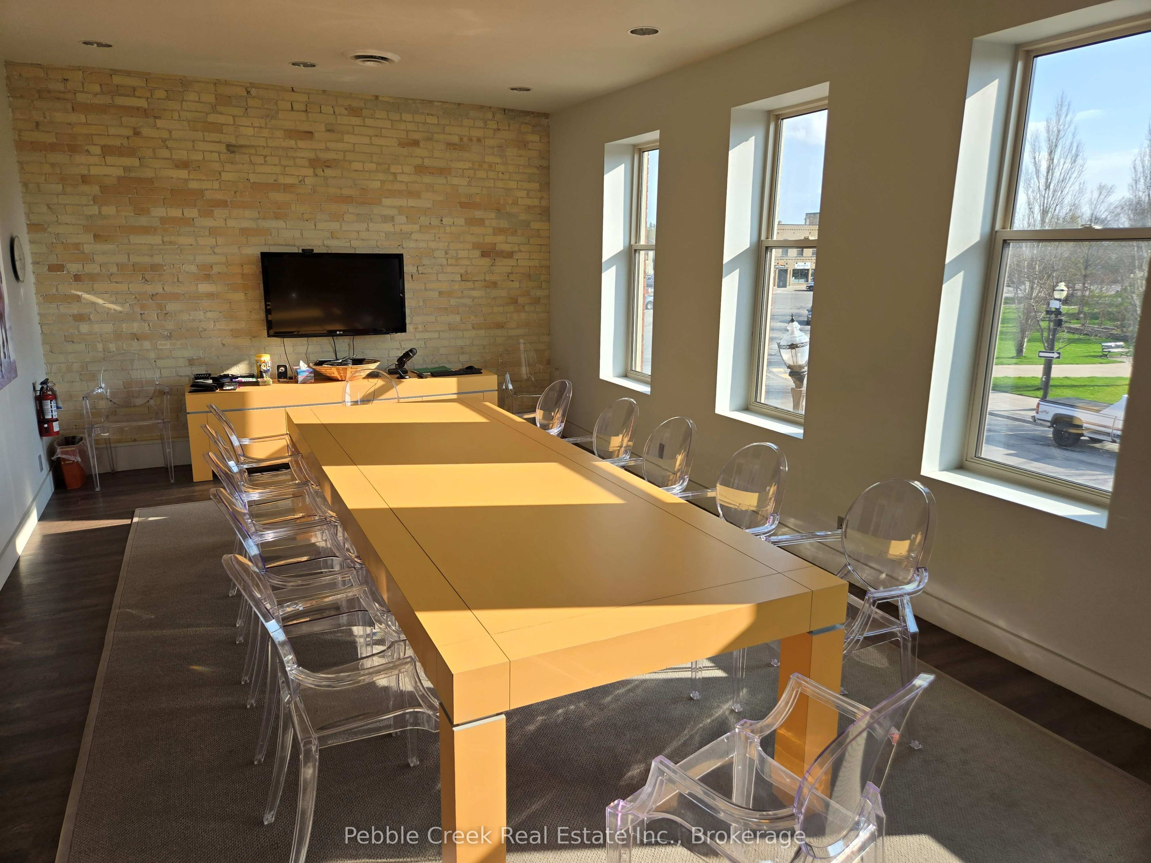 144 Courthouse Square Property Photo 4