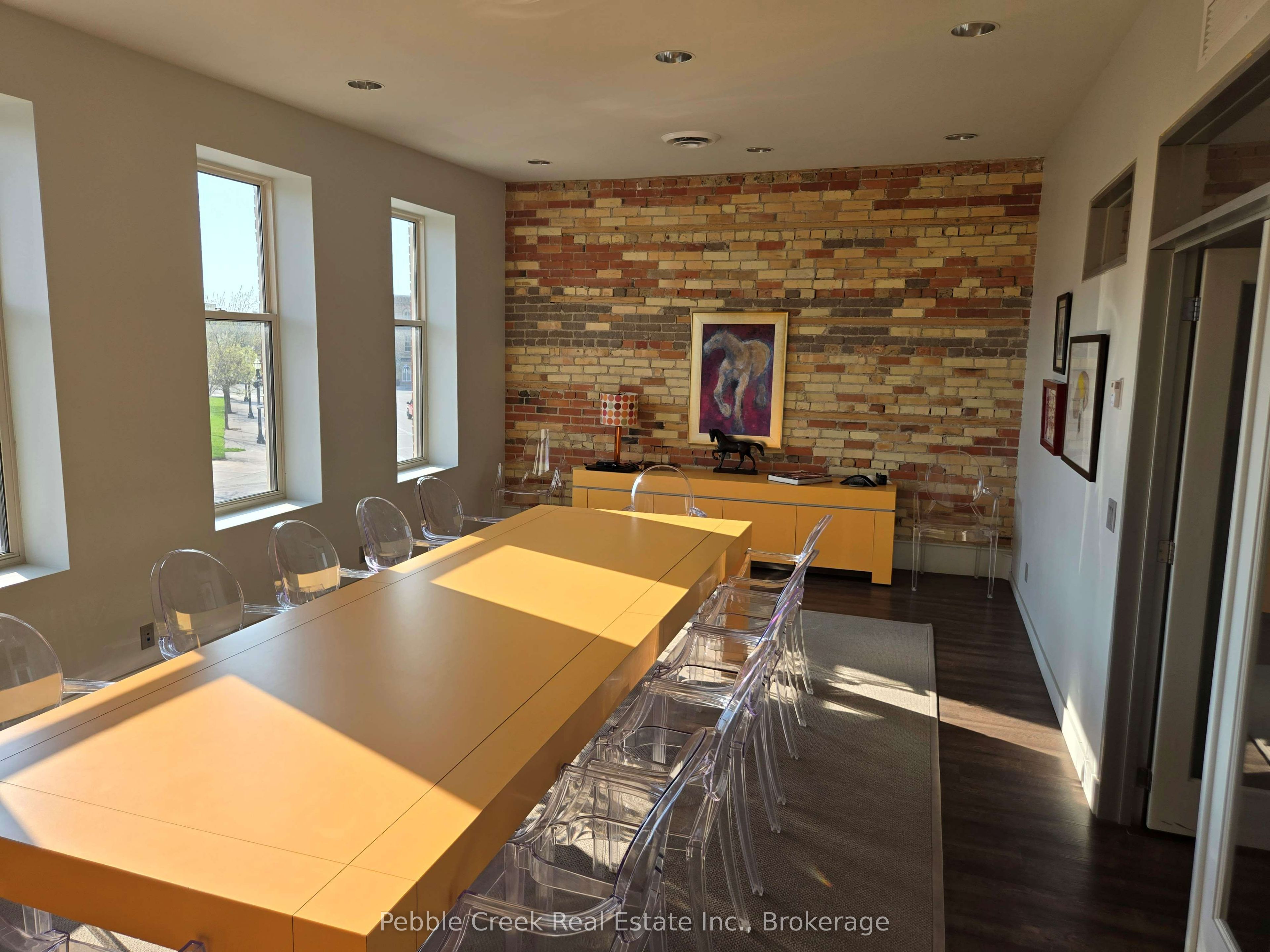 144 Courthouse Square Property Photo 5
