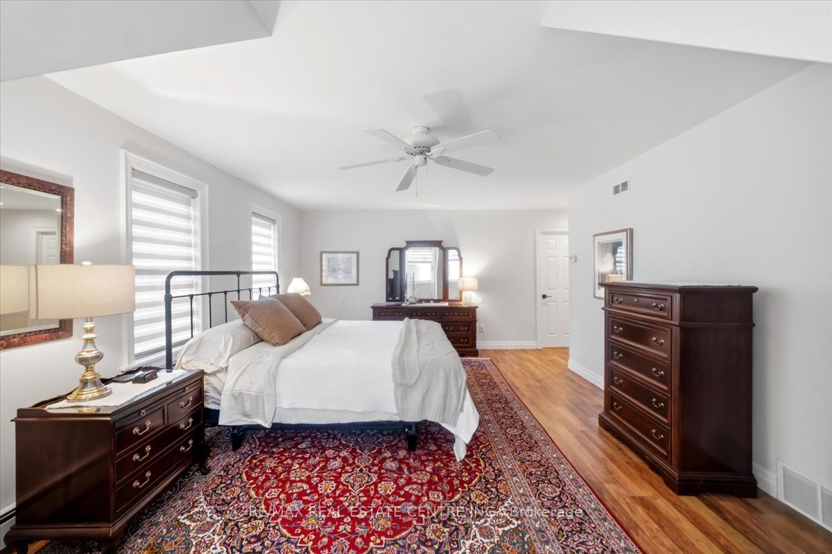 653 Glen Morris Road W Property Photo 33