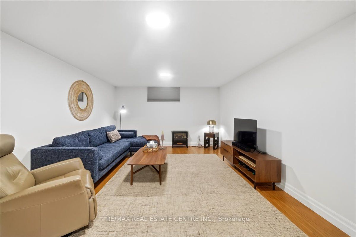 653 Glen Morris Road W Property Photo 35