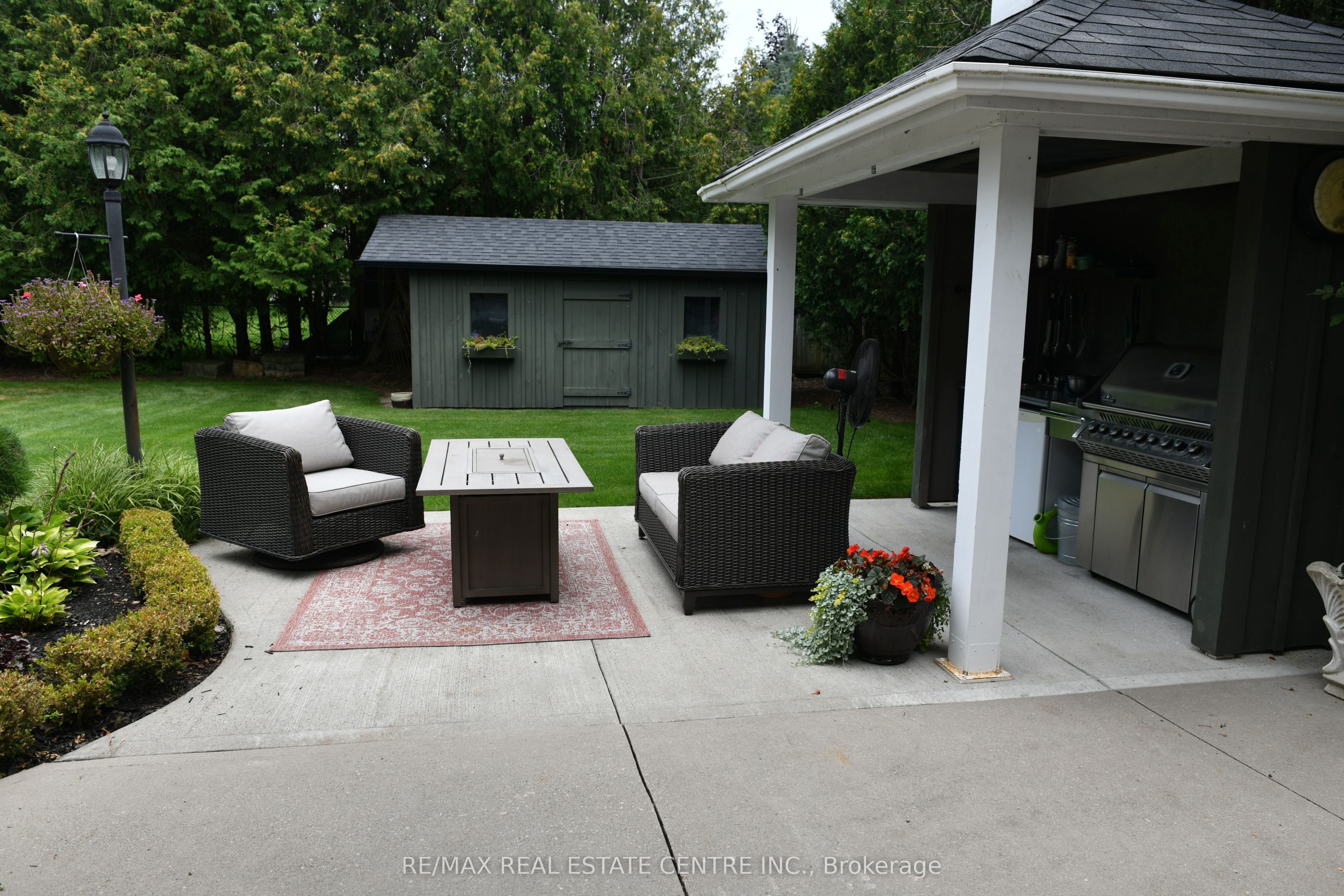 653 Glen Morris Road W Property Photo 44