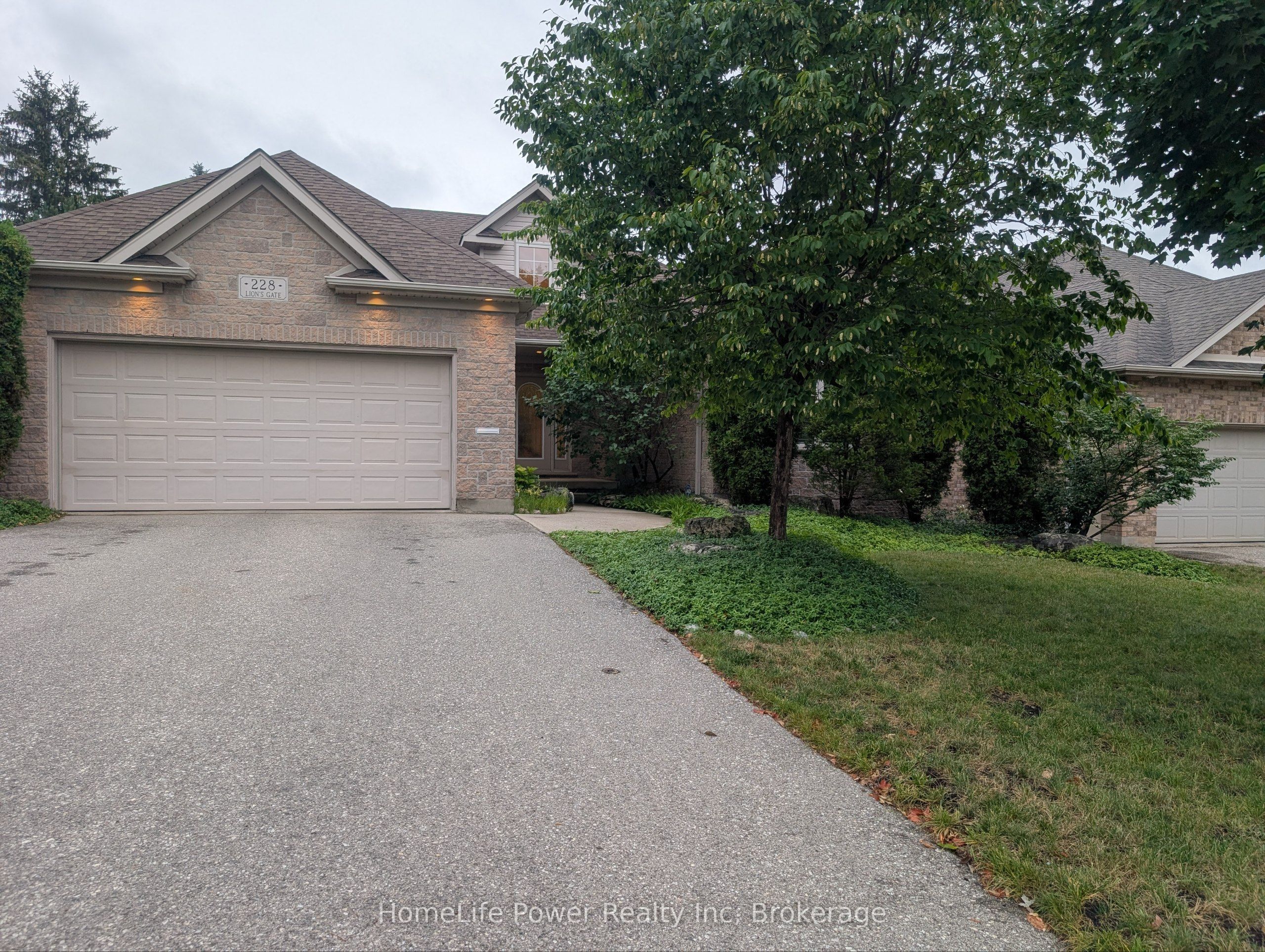 228 The Lions Gate Property Photo 2