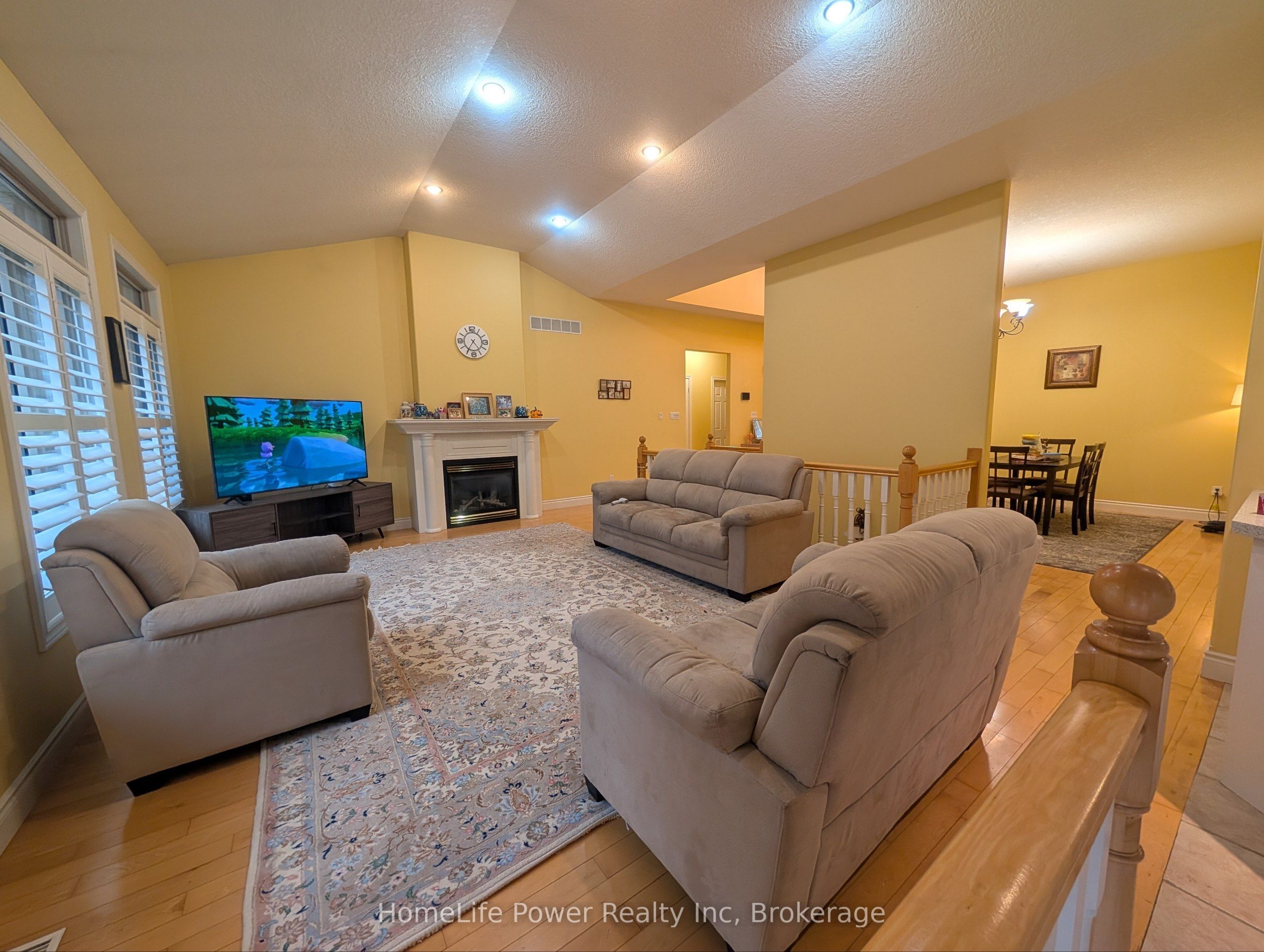 228 The Lions Gate Property Photo 6