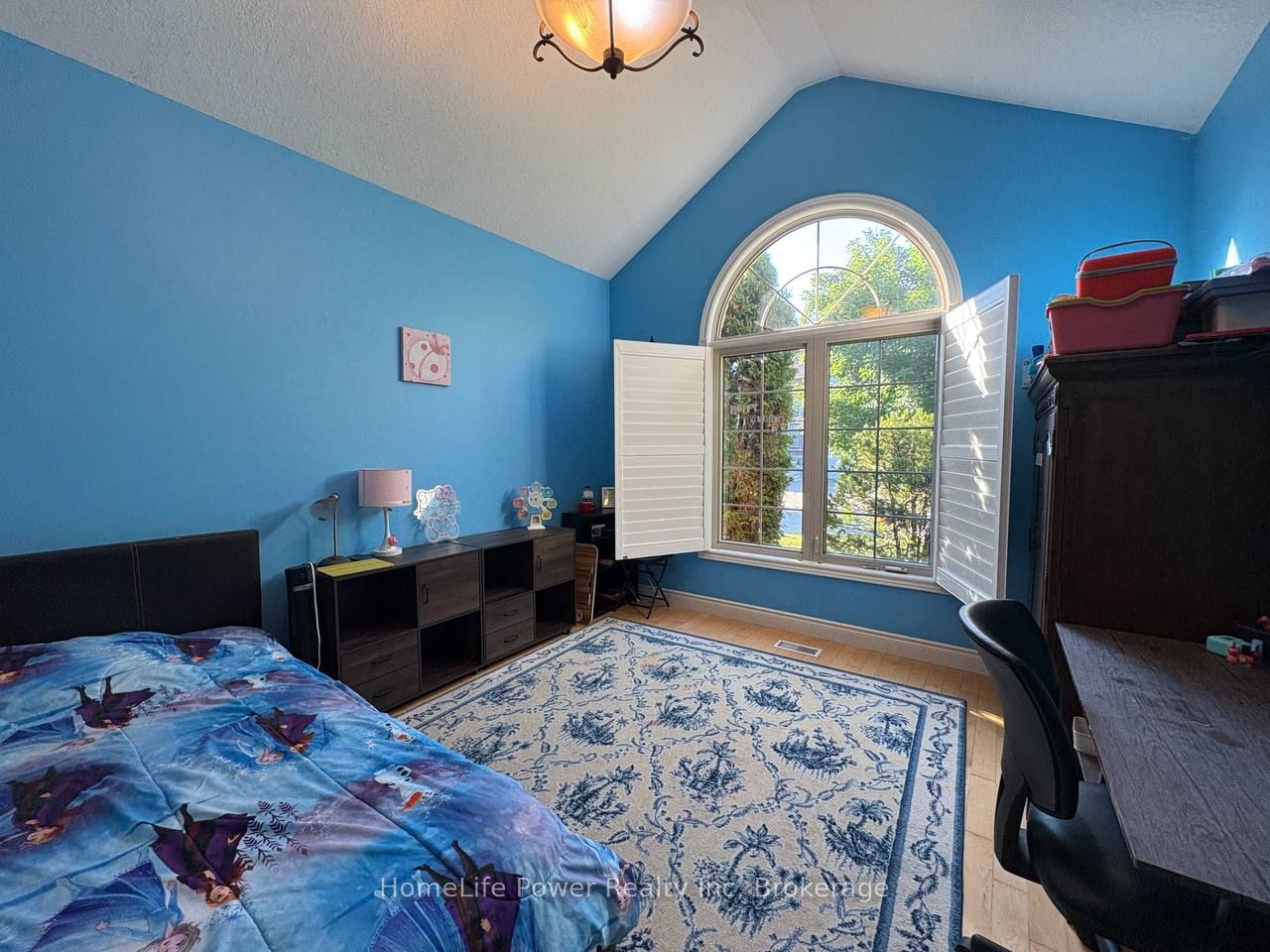 228 The Lions Gate Property Photo 12