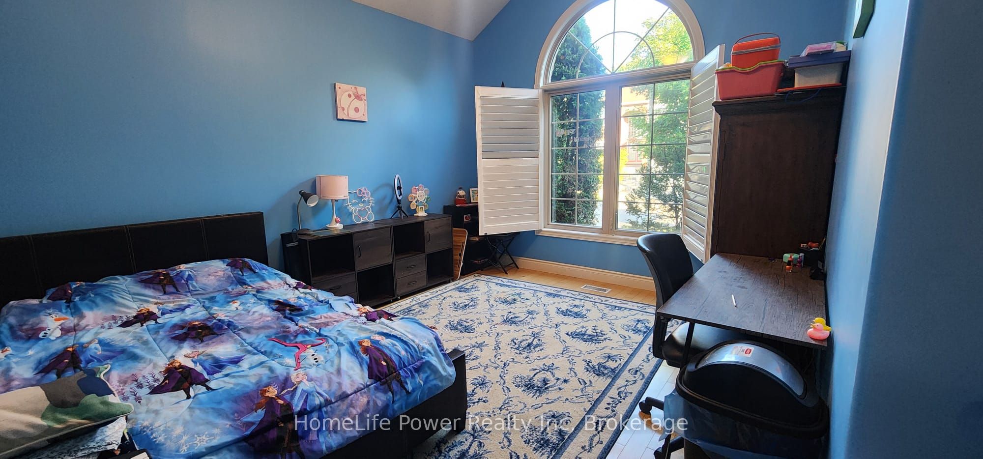 228 The Lions Gate Property Photo 13