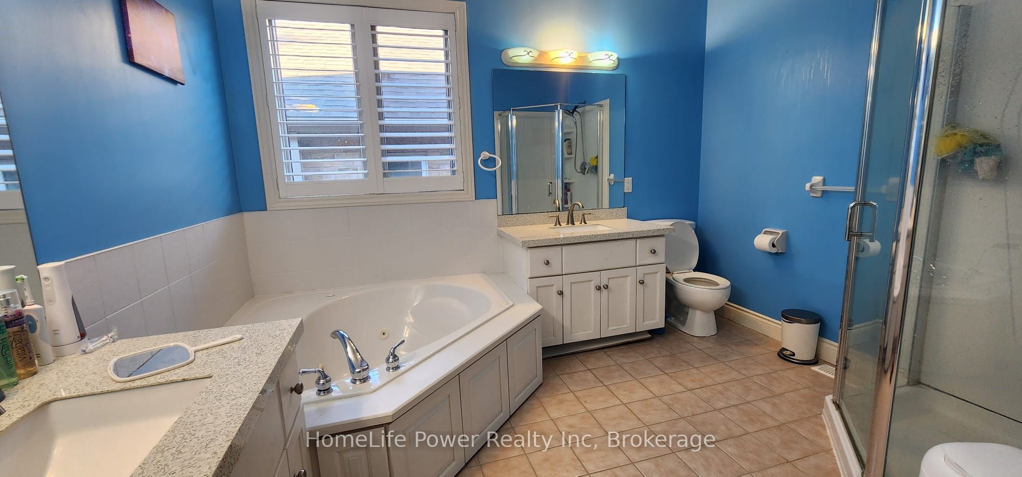 228 The Lions Gate Property Photo 16