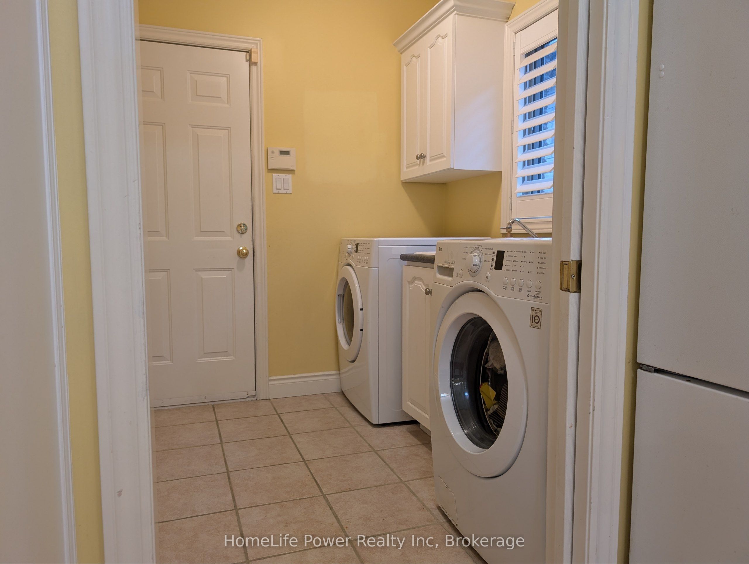228 The Lions Gate Property Photo 20