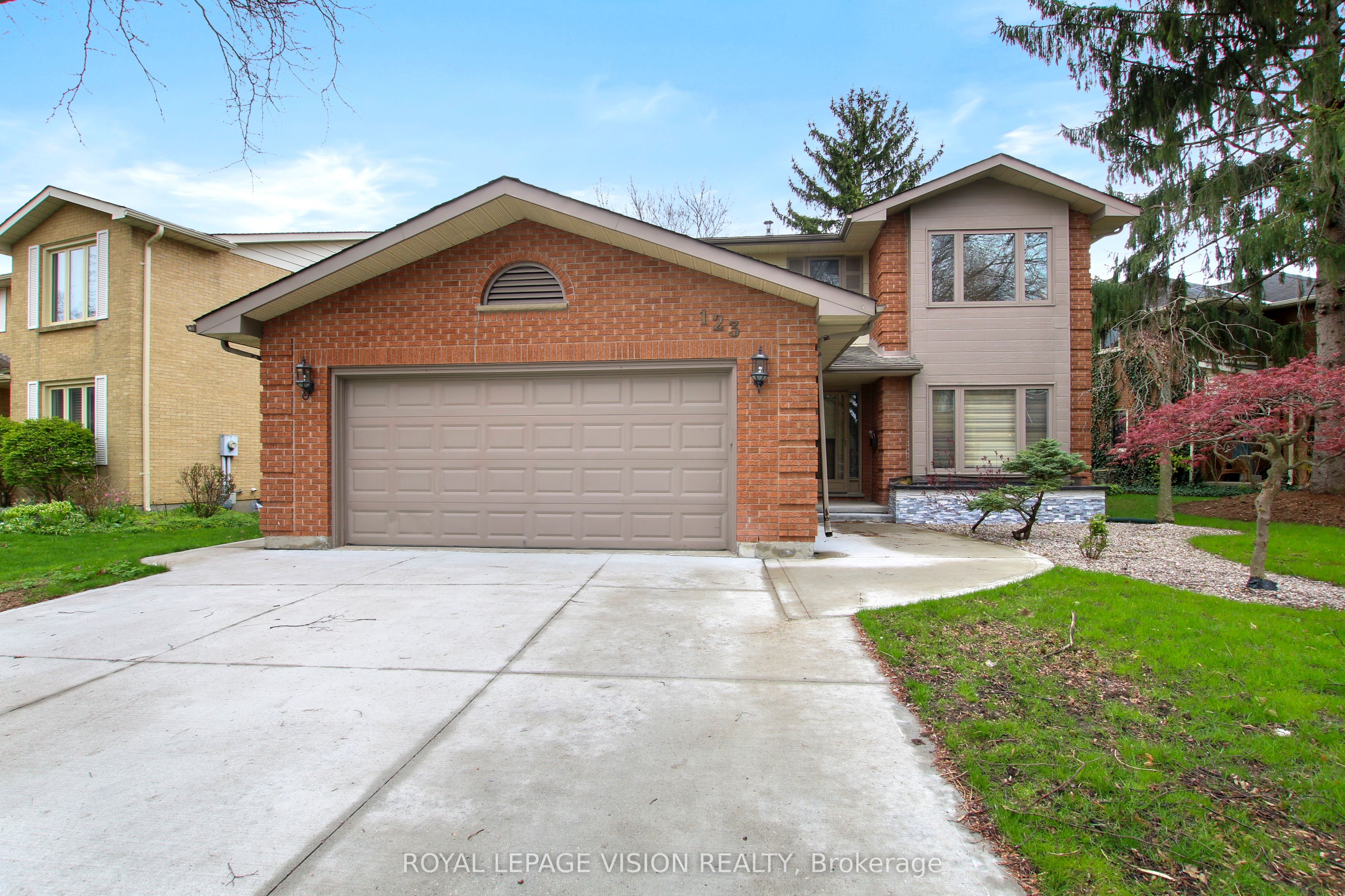 123 Chesham Avenue Property Photo 1