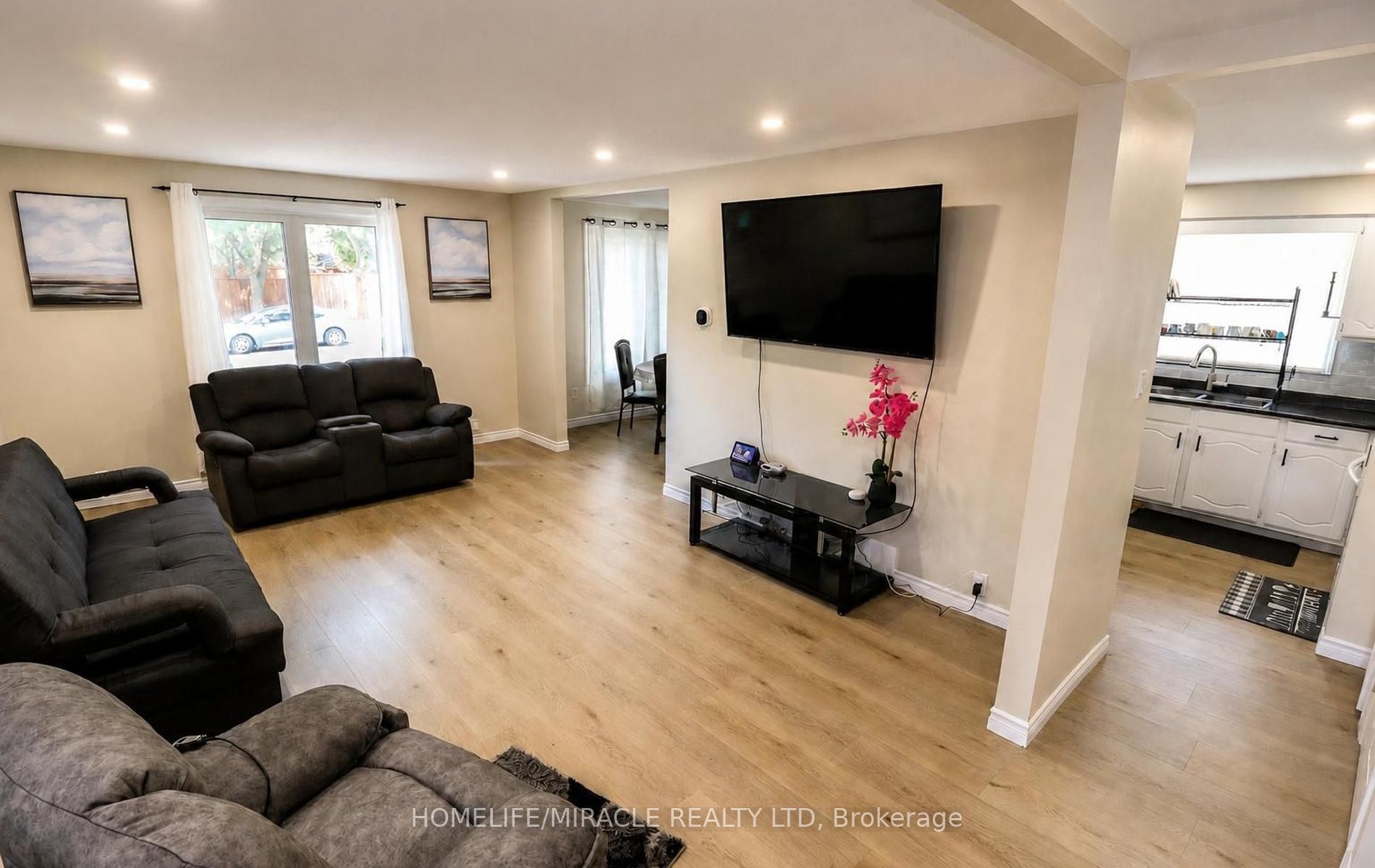 365 Blue Forest Drive Property Photo 2