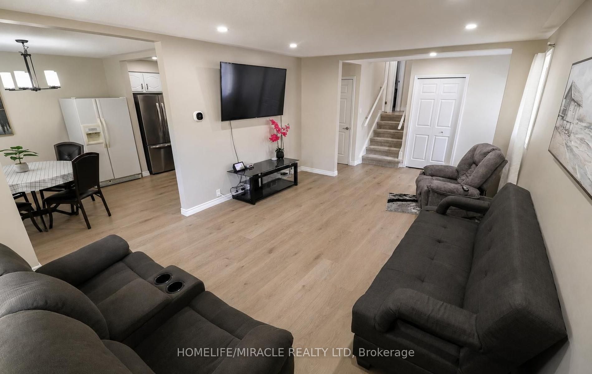 365 Blue Forest Drive Property Photo 6