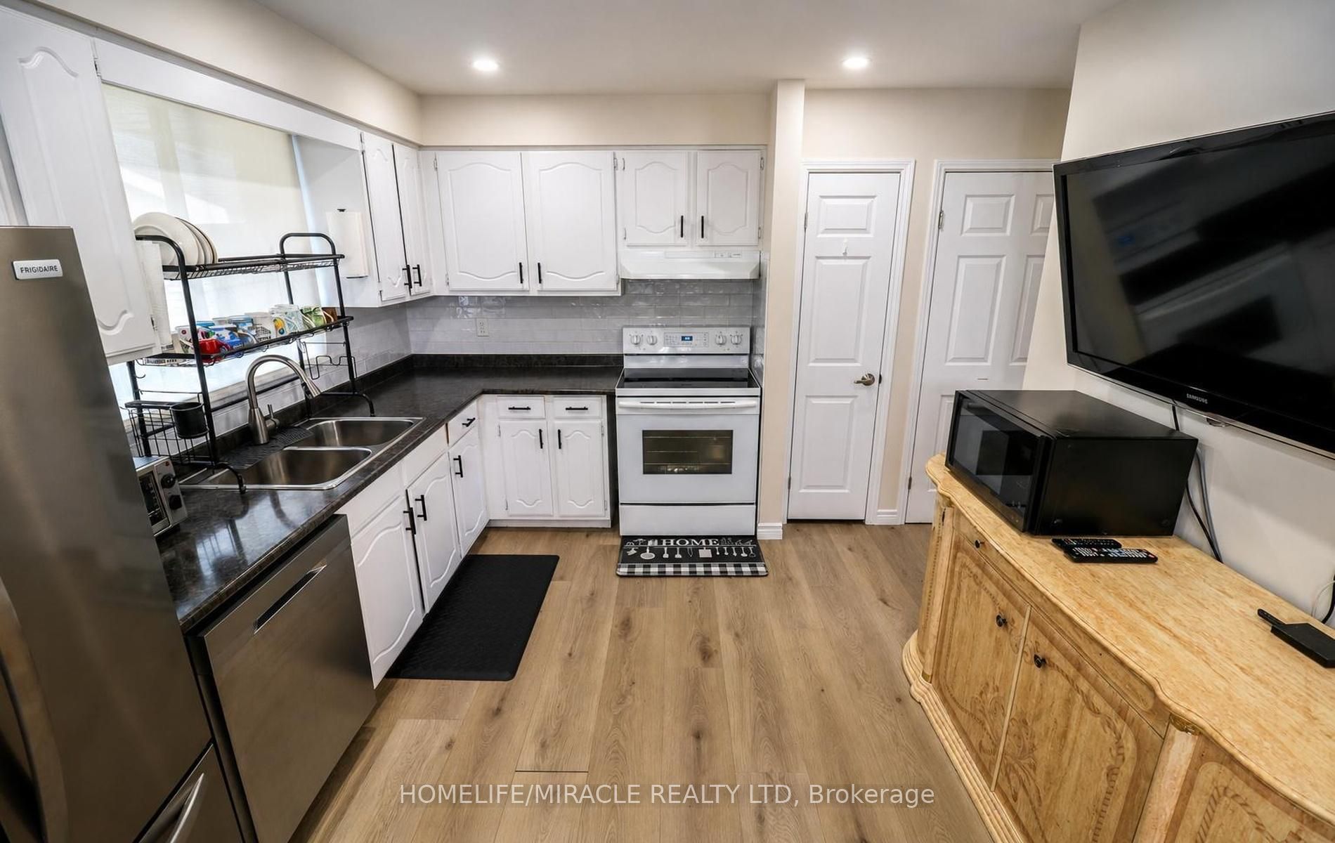 365 Blue Forest Drive Property Photo 10