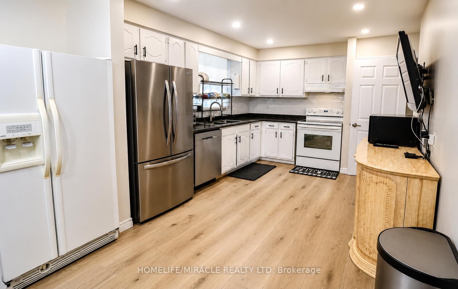 365 Blue Forest Drive Property Photo 12