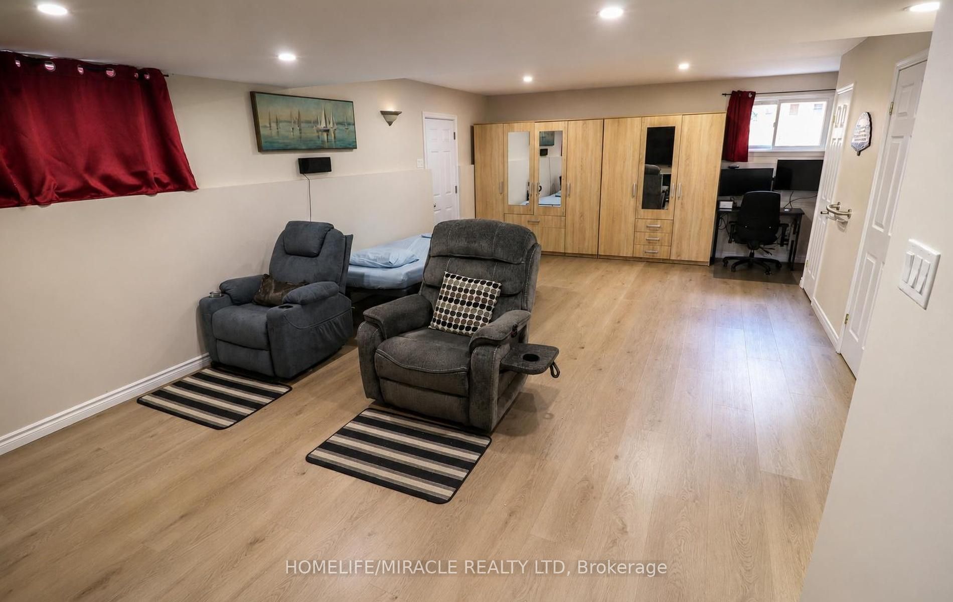 365 Blue Forest Drive Property Photo 20