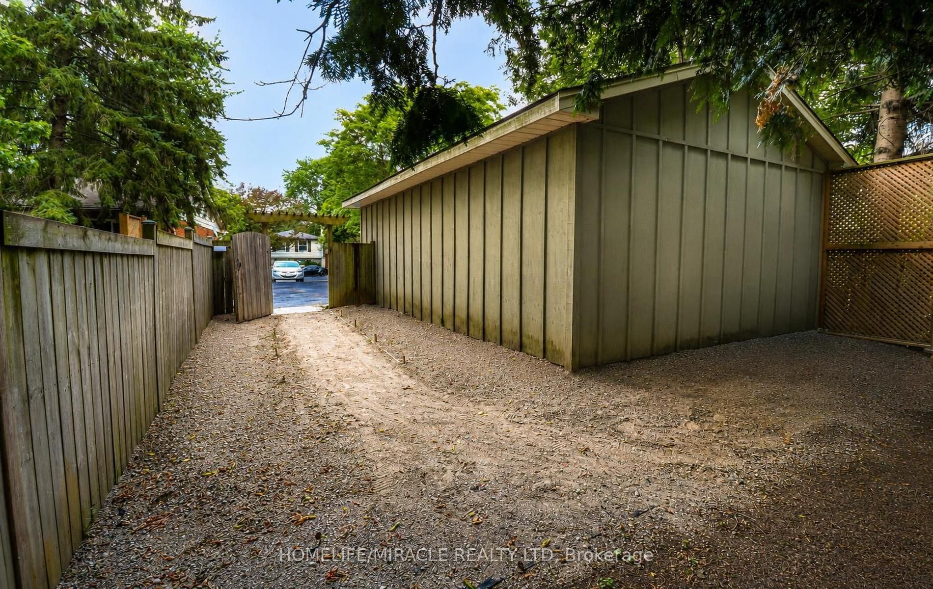 365 Blue Forest Drive Property Photo 29