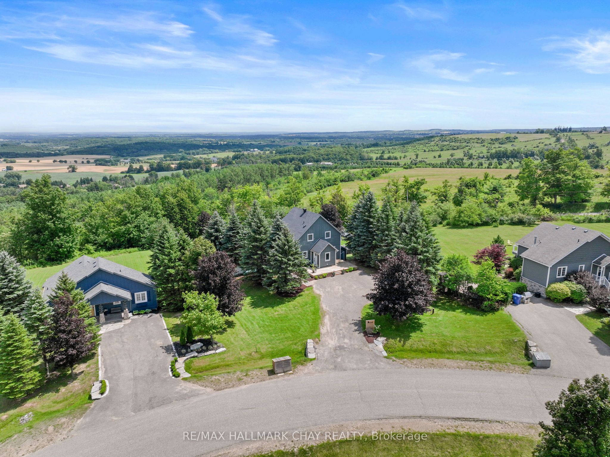 8 Lloyd's Traverse Crescent Property Photo 1