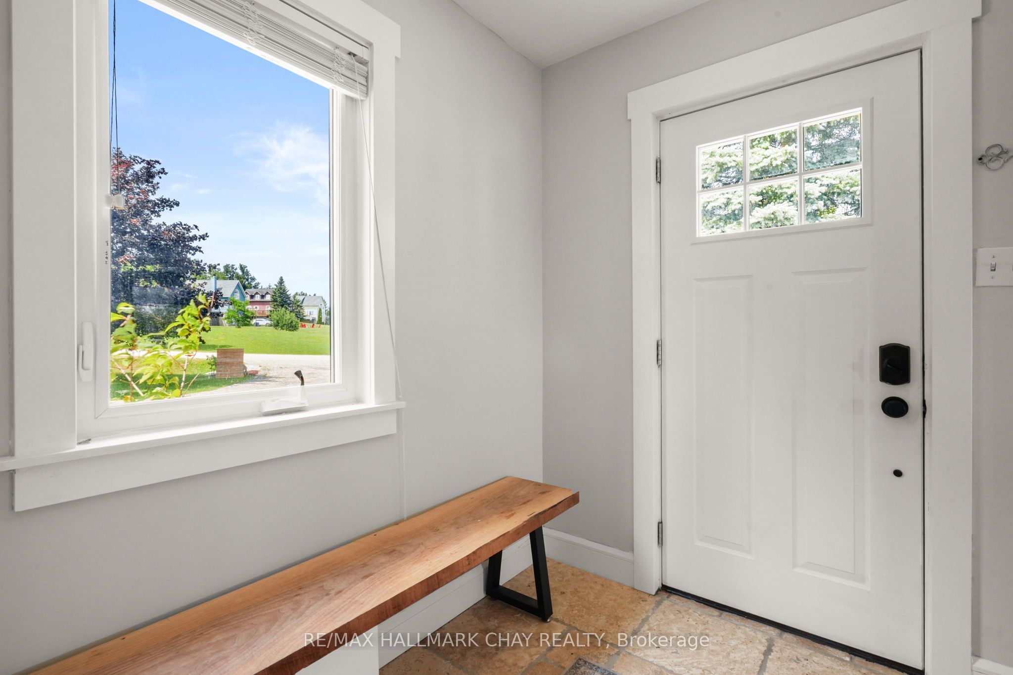 8 Lloyd's Traverse Crescent Property Photo 7